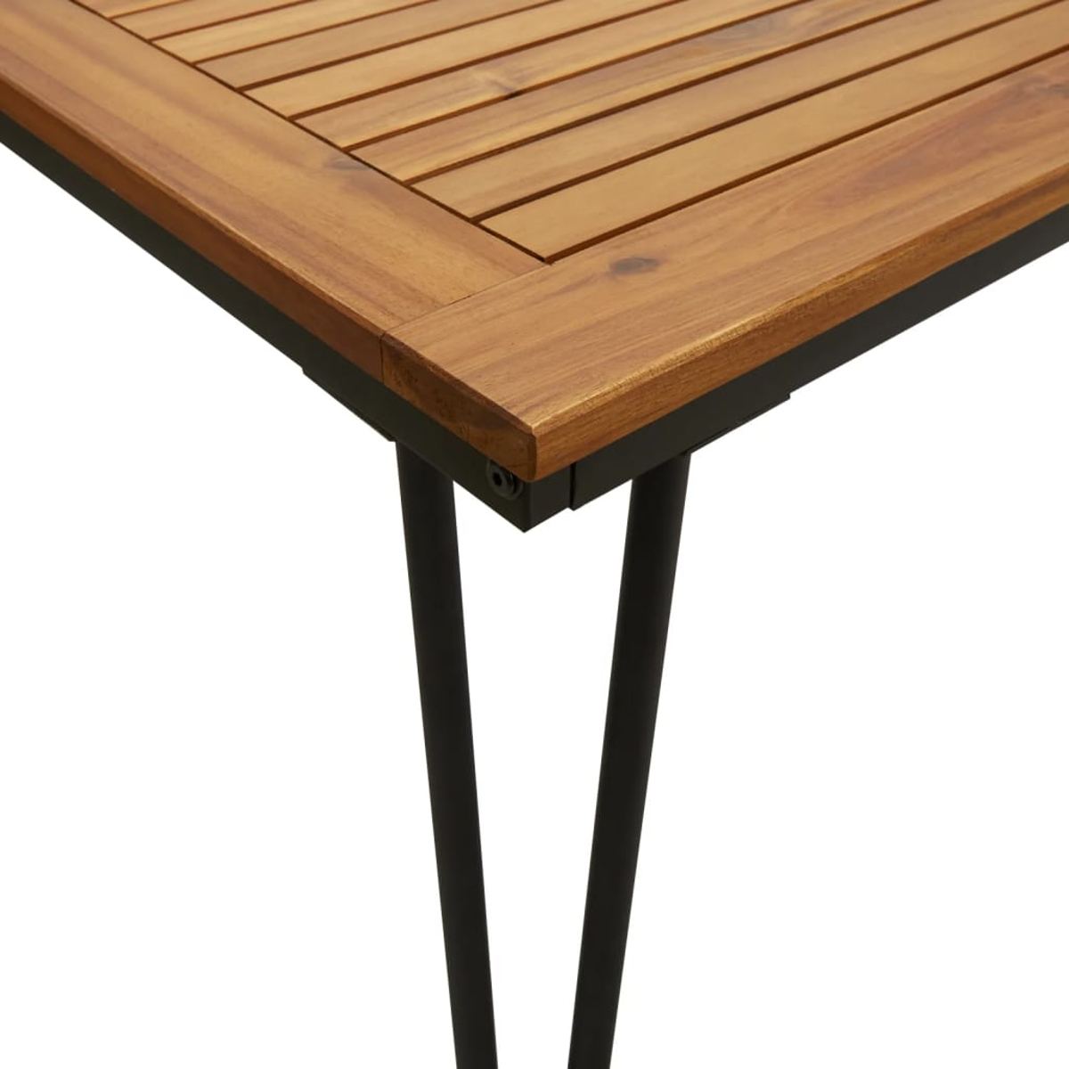 Holztischplatte mit schwarzen Metallbeinen, Nahaufnahme der Ecke.