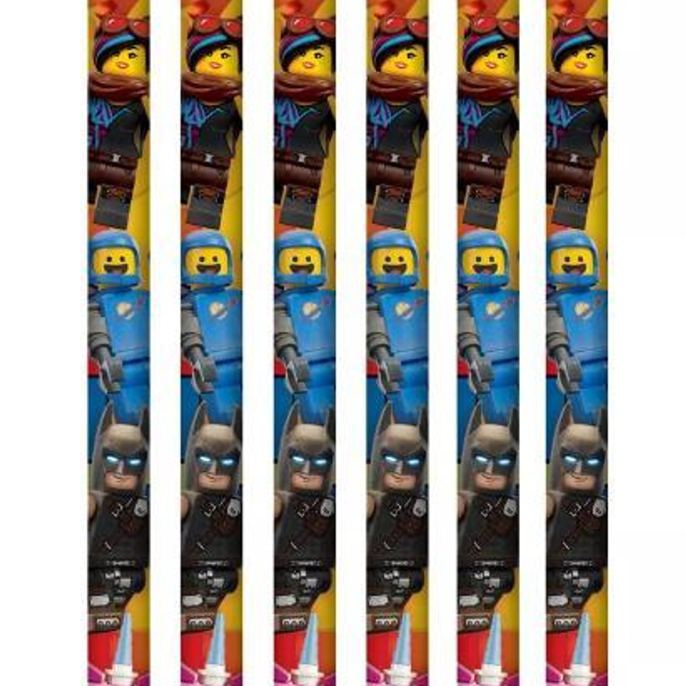 Sırayla birden fazla Lego figürü: bir kadın, bir astronot ve Batman.