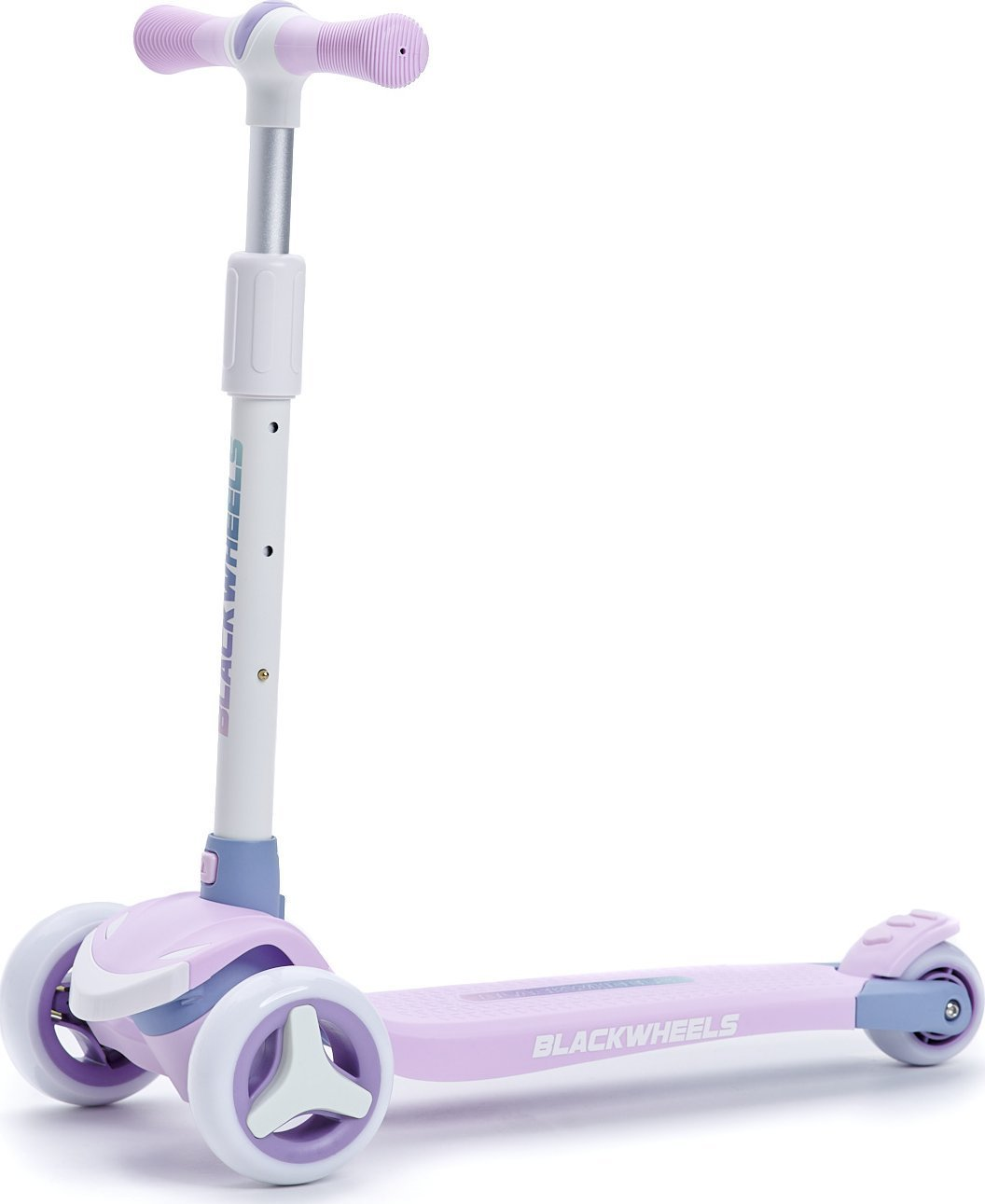 Uno scooter a tre ruote lilla con impugnature bianche e manubrio argento.