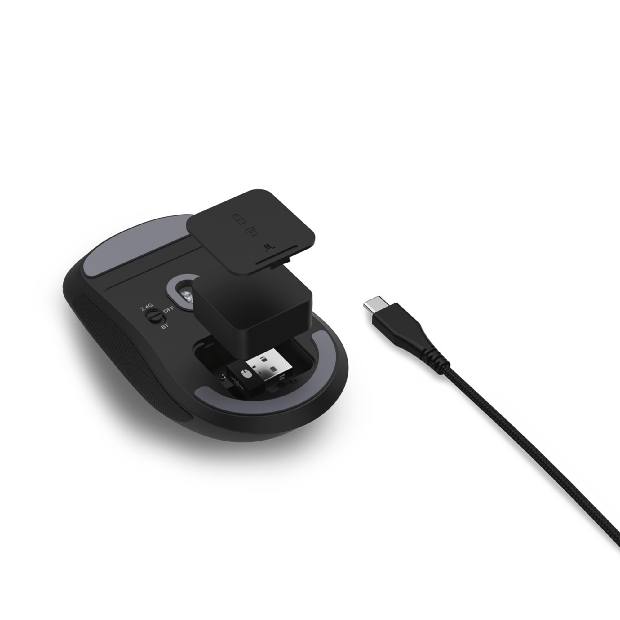 Un mouse nero con lo scomparto aperto per il ricevitore USB e un cavo USB-C nelle vicinanze.