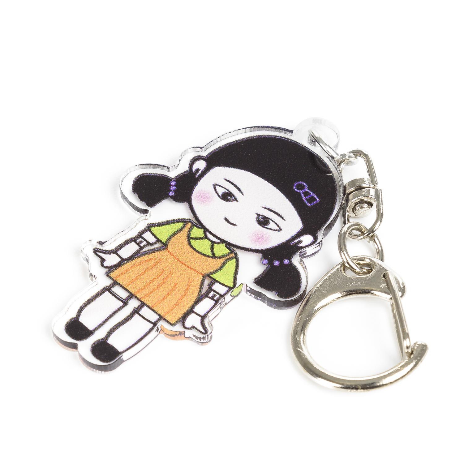 Llavero con un personaje de dibujos animados con vestido naranja y mangas verdes.