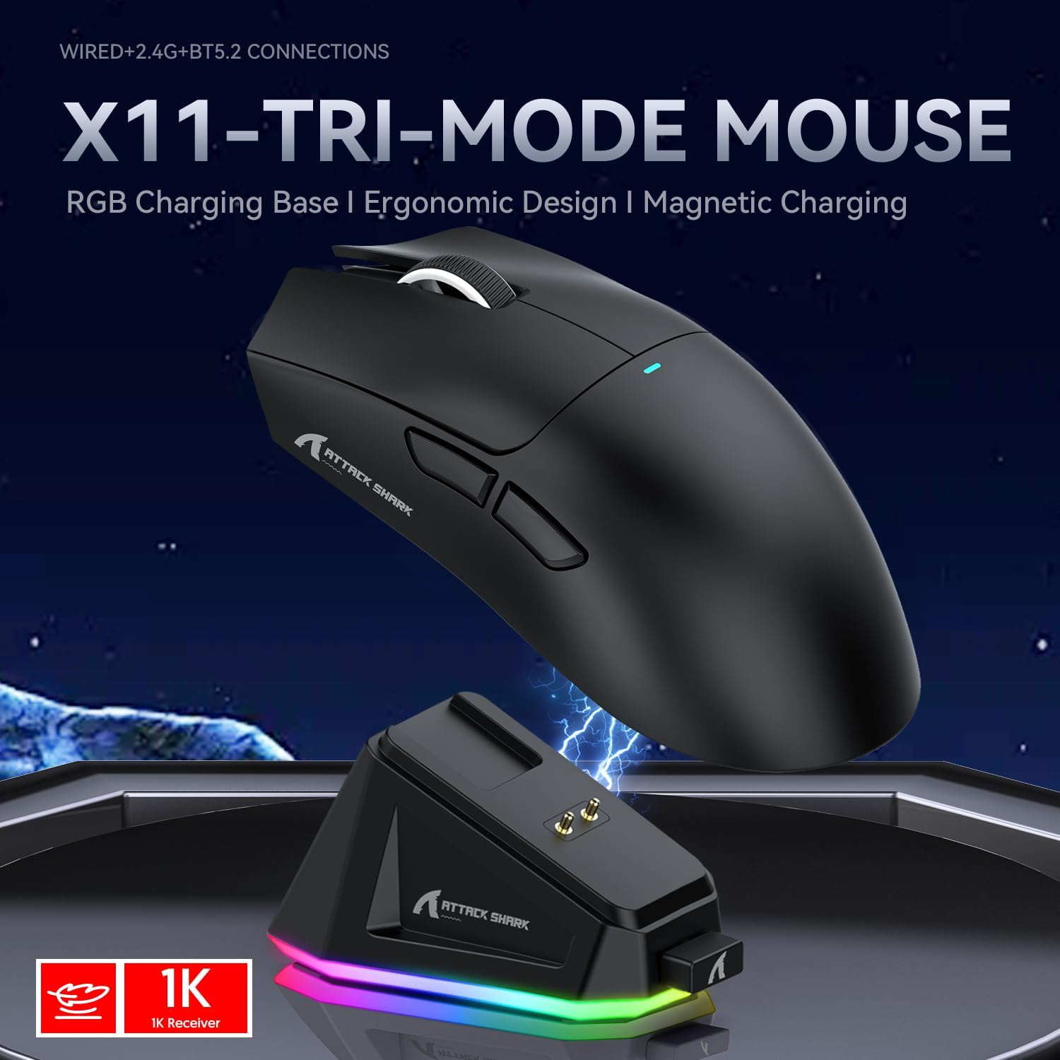 Zwarte muis met RGB-oplaadstation en 1K-ontvanger.