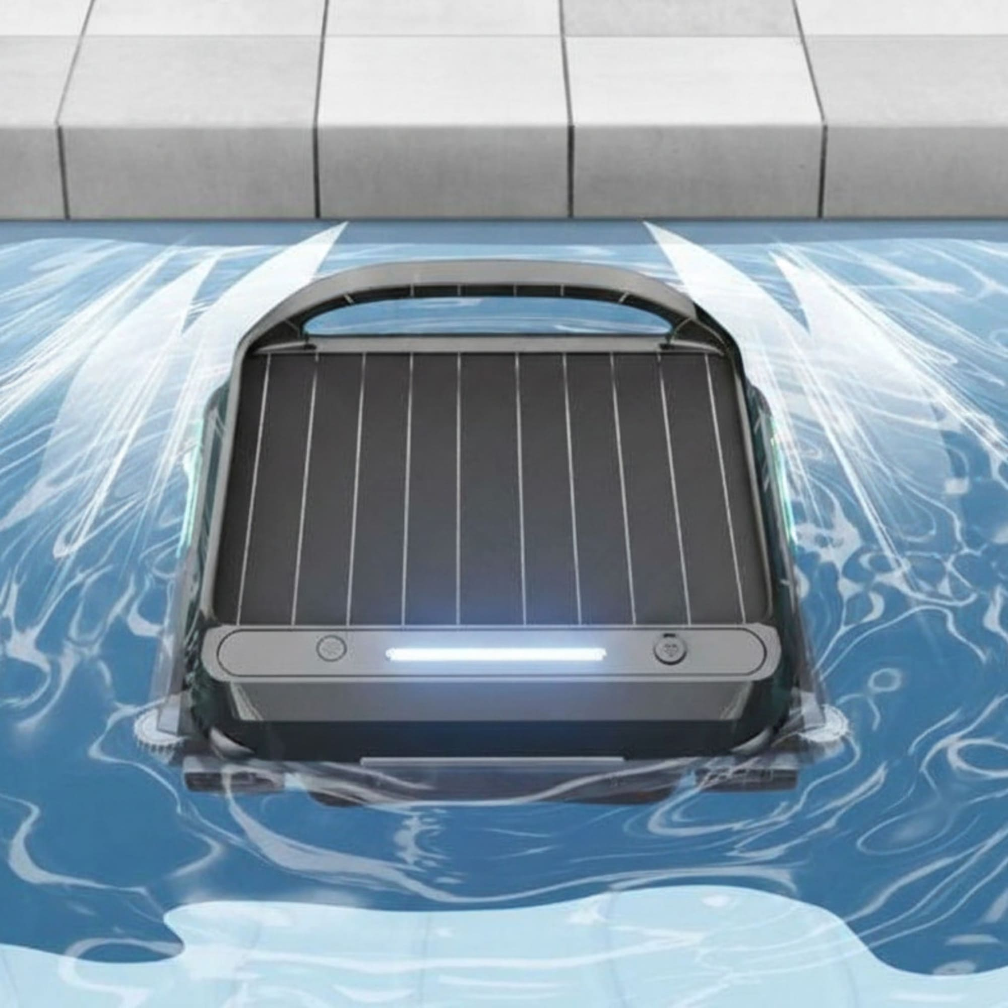 Un robot pulitore piscina nero con barra luminosa si muove nell'acqua blu.