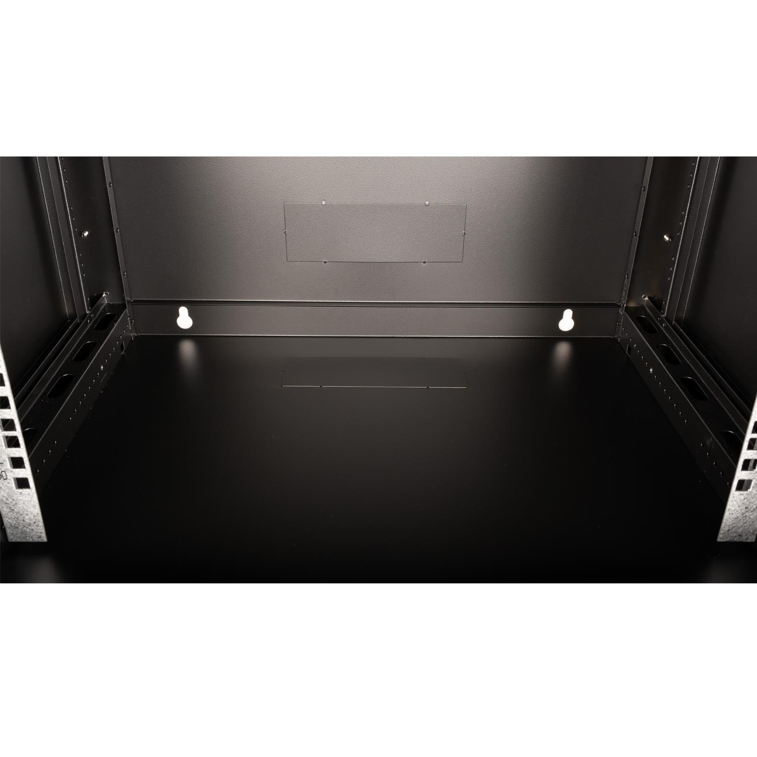 Montaj delikli ve raylı boş siyah metal dolap.