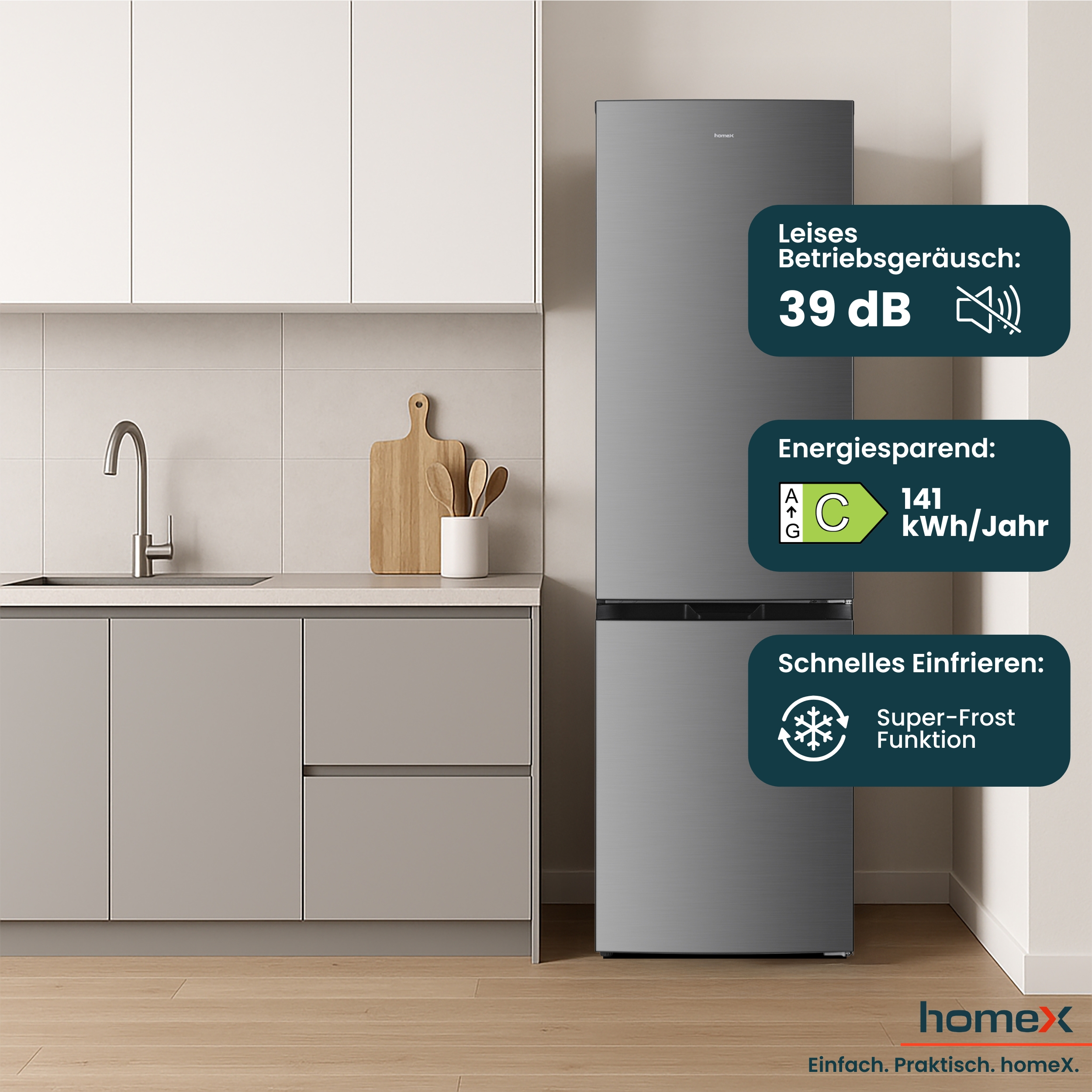 Ein moderner Kühlschrank in einem Küchenambiente mit Textfeldern zu Geräuschpegel, Energieeffizienz und Gefrierfunktion.