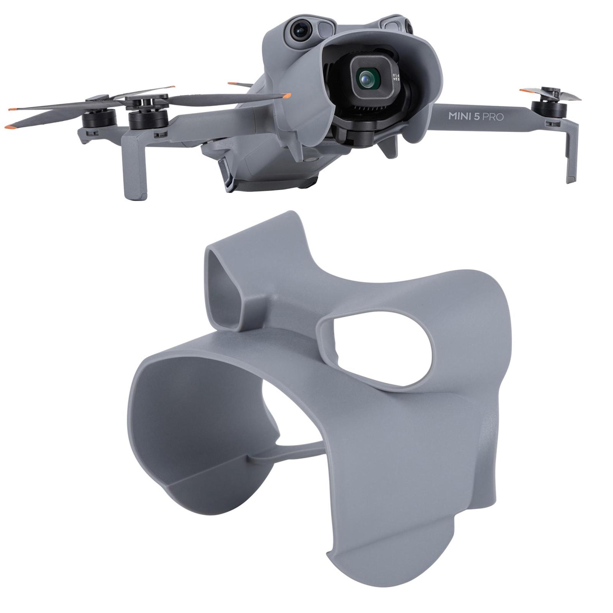 Grauer DJI Mini 5 Pro Drone mit Propellern und Gimbal-Schutzhalterung.