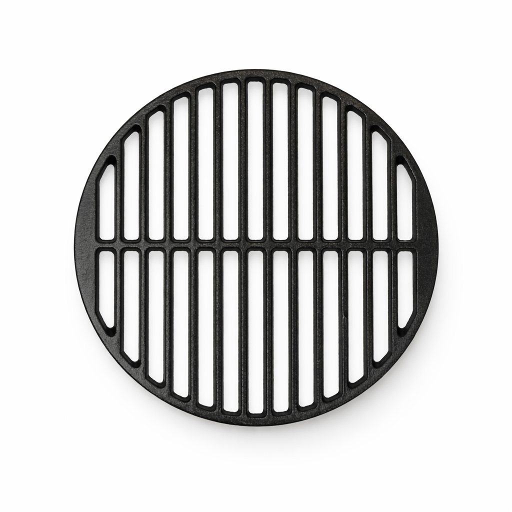 Een zwart, rond gietijzeren grillrooster met parallelle staven.