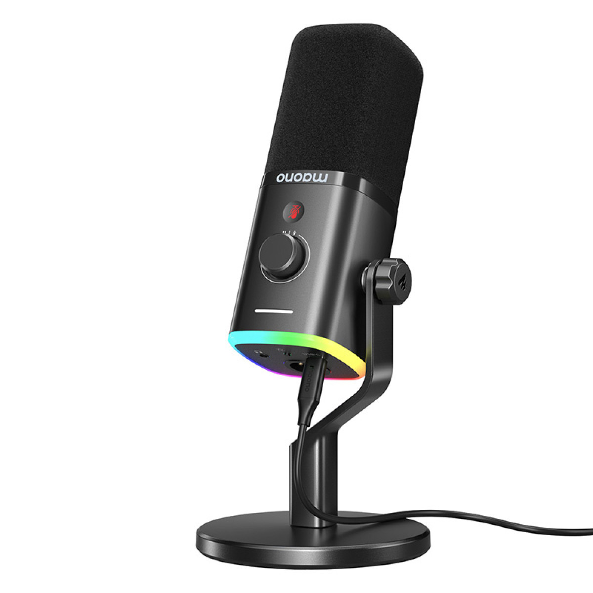 Een zwarte microfoon met RGB-verlichting staat op een ronde voet.
