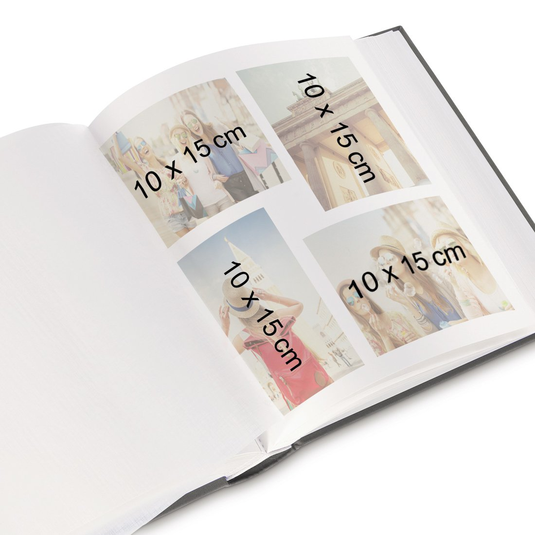 Otwarty album na zdjęcia z czterema zdjęciami 10x15 cm.