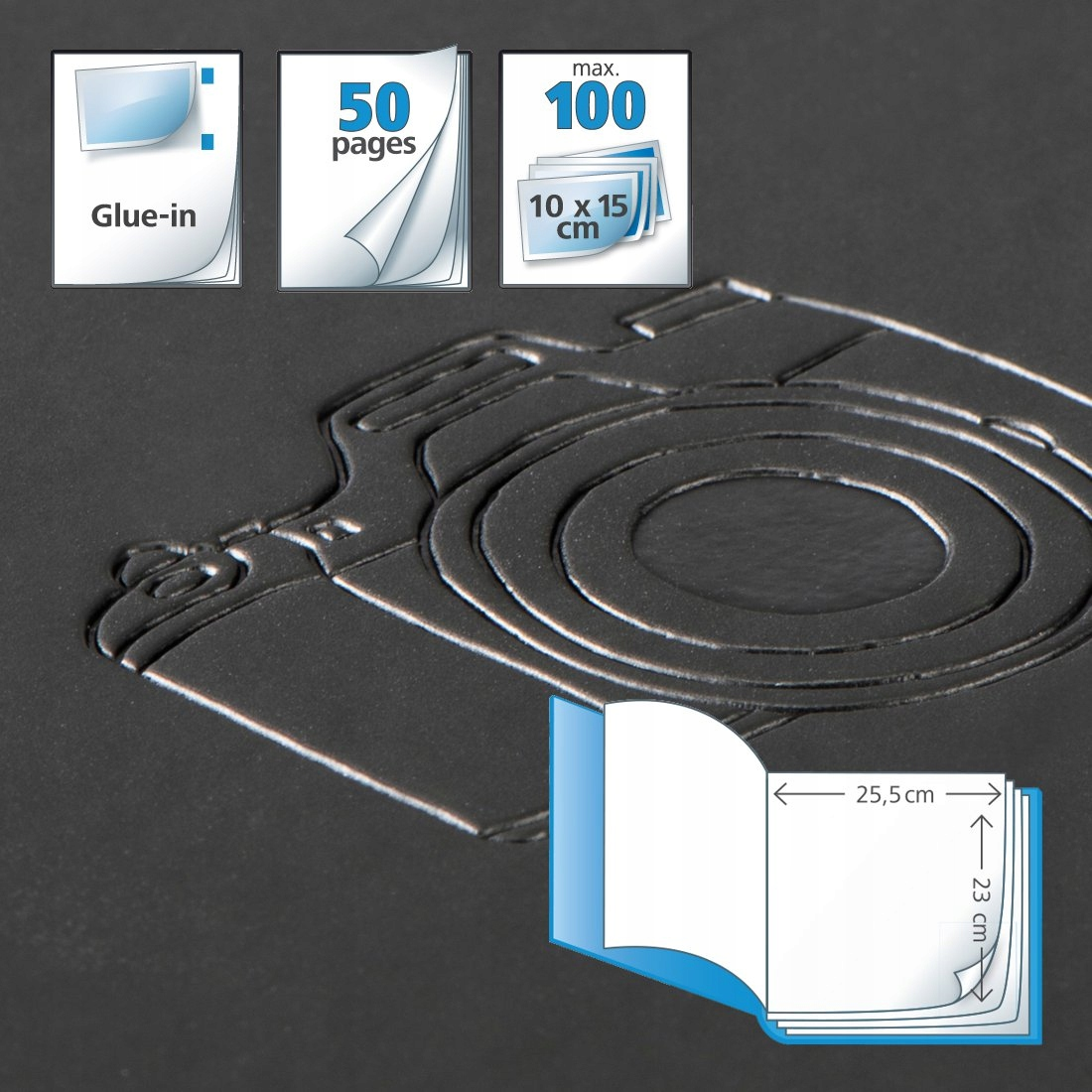 Czarny notatnik z wytłoczonym motywem aparatu. Pokazuje wklejanie, 50 stron, rozmiar 10x15 cm.