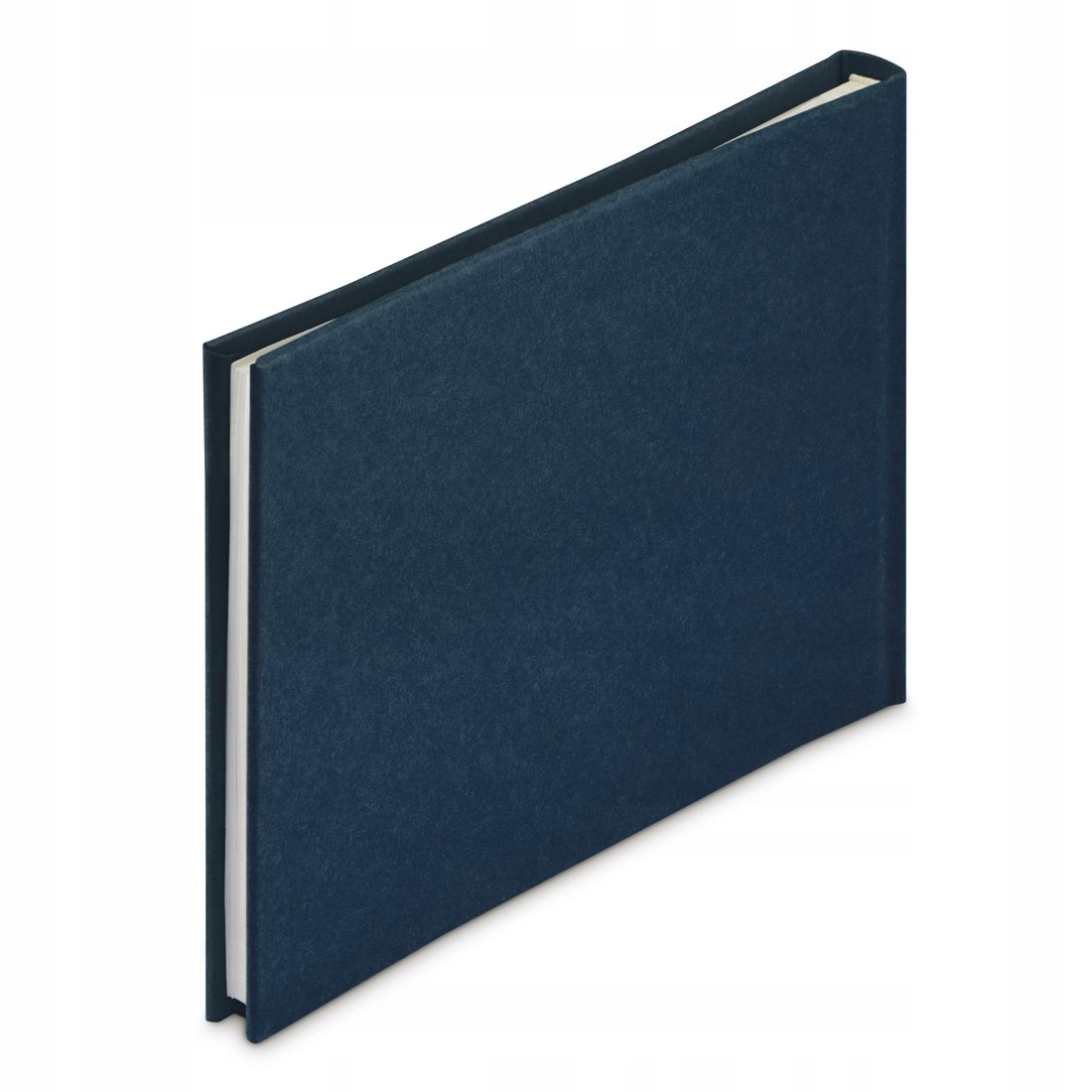 Zamknięty, granatowy notes z białym brzegiem na białym tle.