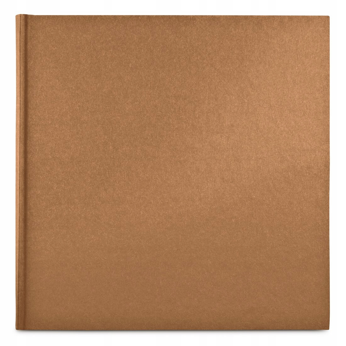 Zamknięty brązowy notatnik z teksturowaną okładką. Okładka jest gładka, z subtelną teksturą.