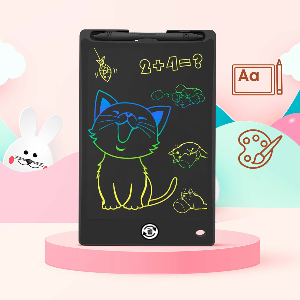 Una tavoletta grafica nera con un gatto e matematica. Un coniglio è a sinistra.