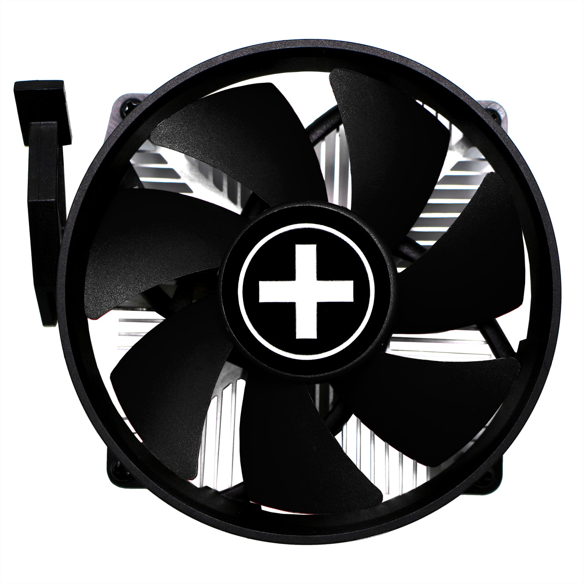 Zwarte ventilator met wit kruis op zwarte cirkel, voor koelribben.