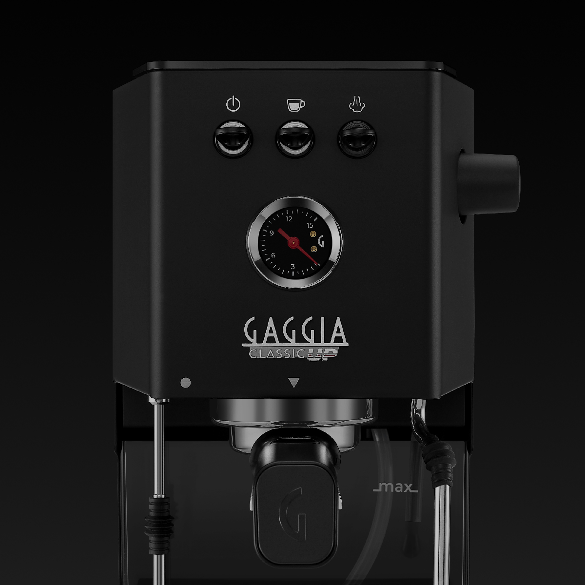 Zwarte espressomachine met zilveren manometer en bedieningsknoppen.