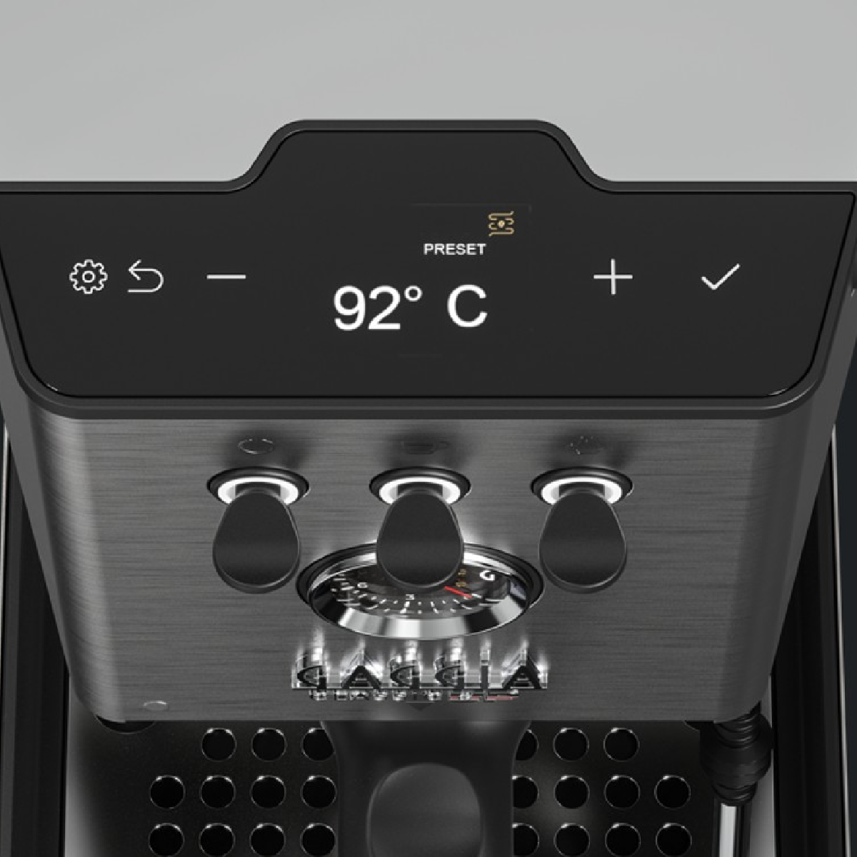 Koffiemachine met digitaal display 92°C, drie knoppen en meter.