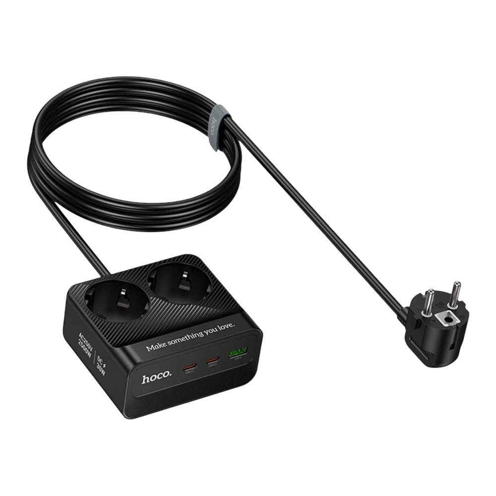 İki prizli, USB portlu ve fişli siyah güç adaptörü.