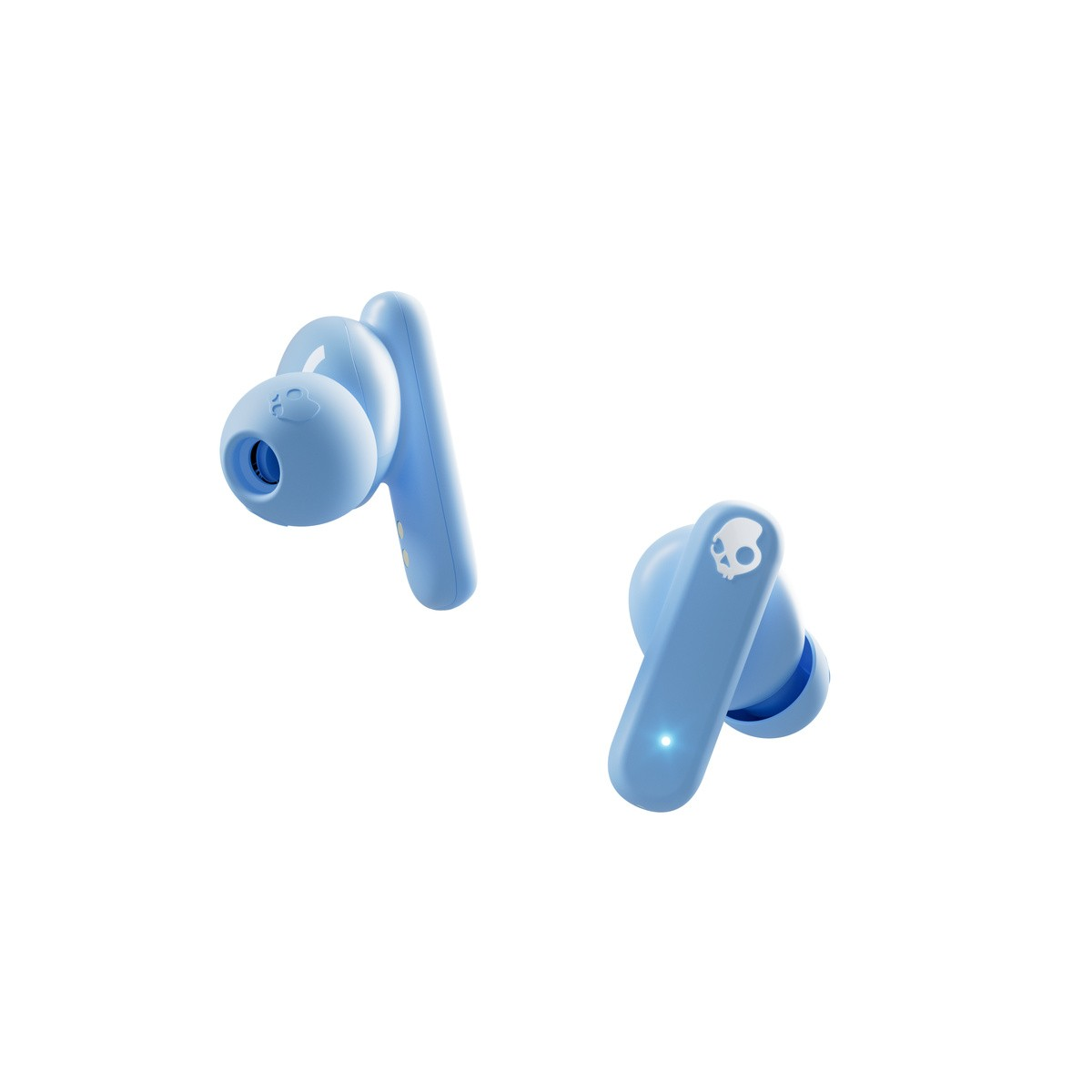 Beyaz arka plan üzerinde, biri Skullcandy logolu iki mavi kablosuz kulaklık.