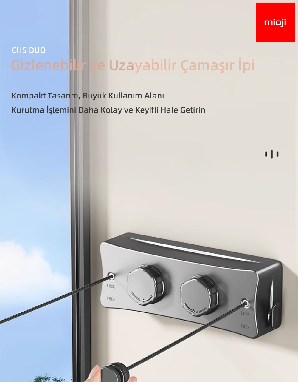 Duvara monte edilmiş, iki makaralı ve ipli, geri çekilebilir çamaşır ipi.