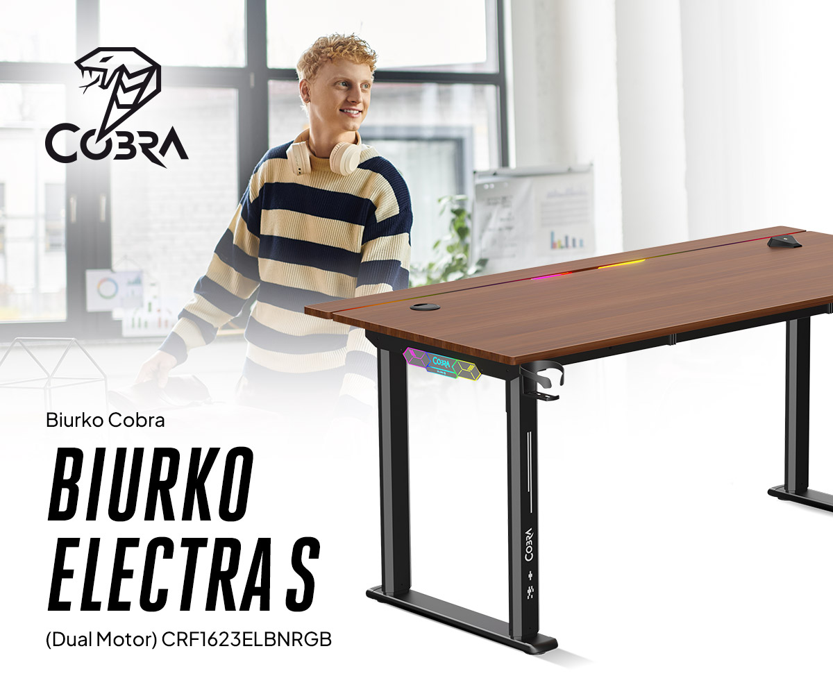 Mężczyzna stoi obok regulowanego biurka z drewnianym blatem i oświetleniem RGB.