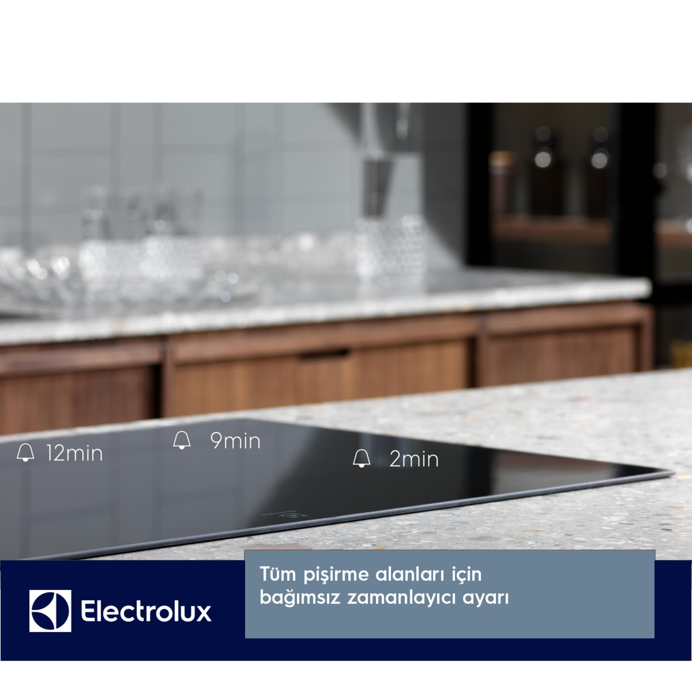 Płyta indukcyjna z timerami 12, 9 i 2 min. Logo Electrolux.