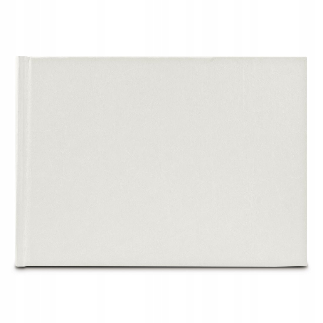 Zamknięty, biały notatnik o skórzanej fakturze leży na białym tle.