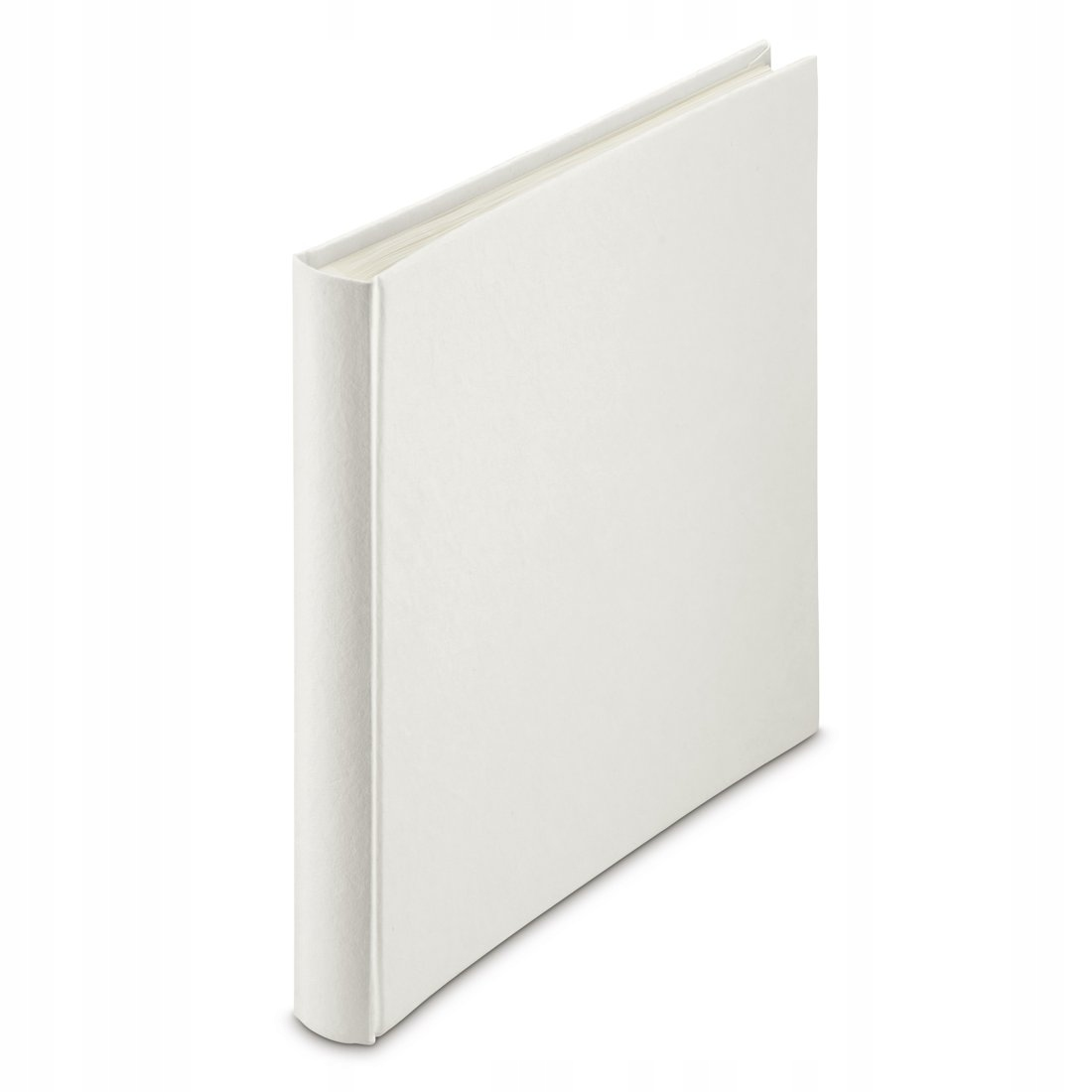 Zamknięta, biała książka w lnianej oprawie, widziana z boku.