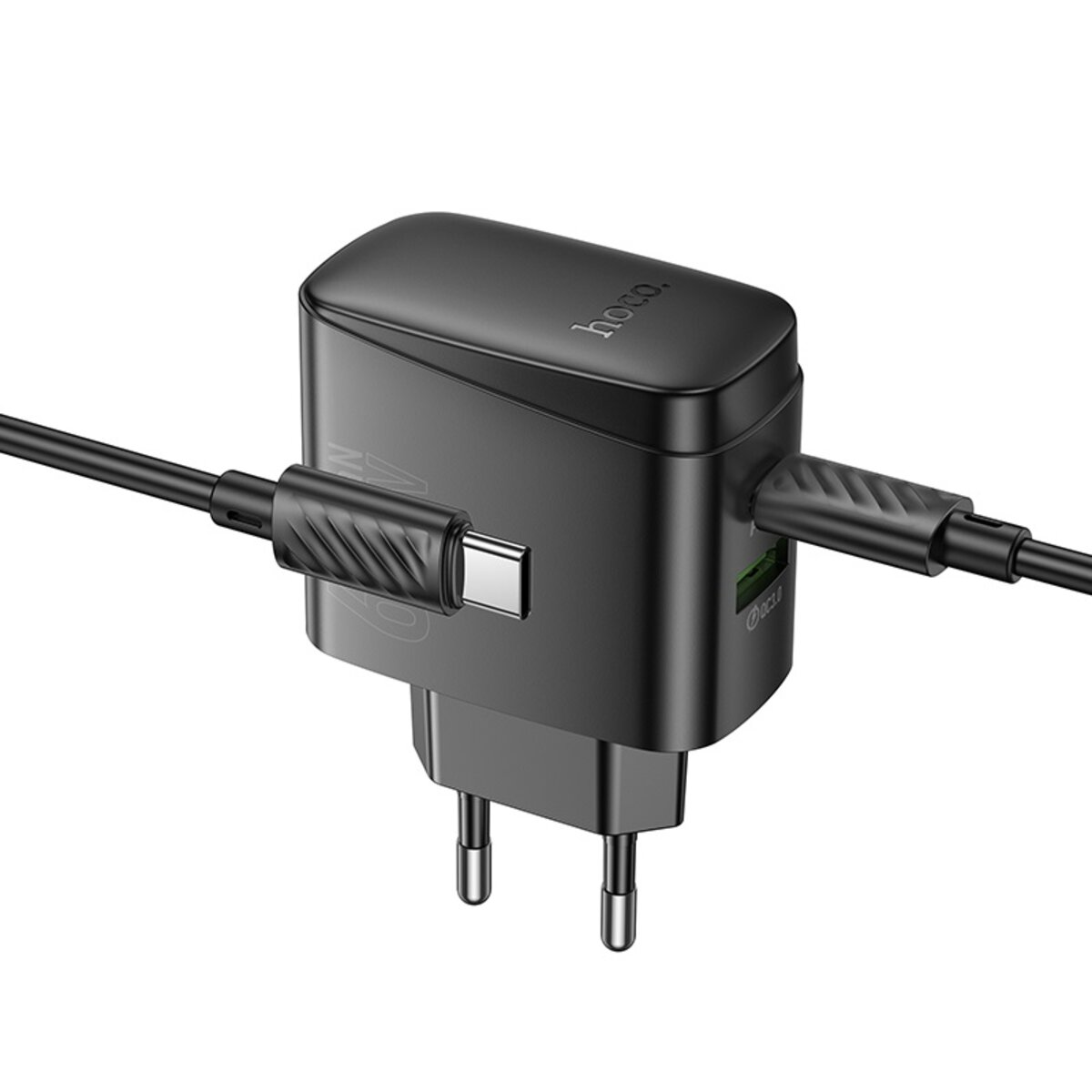 İki USB-C kablolu siyah Hoco şarj cihazı prize takılı.
