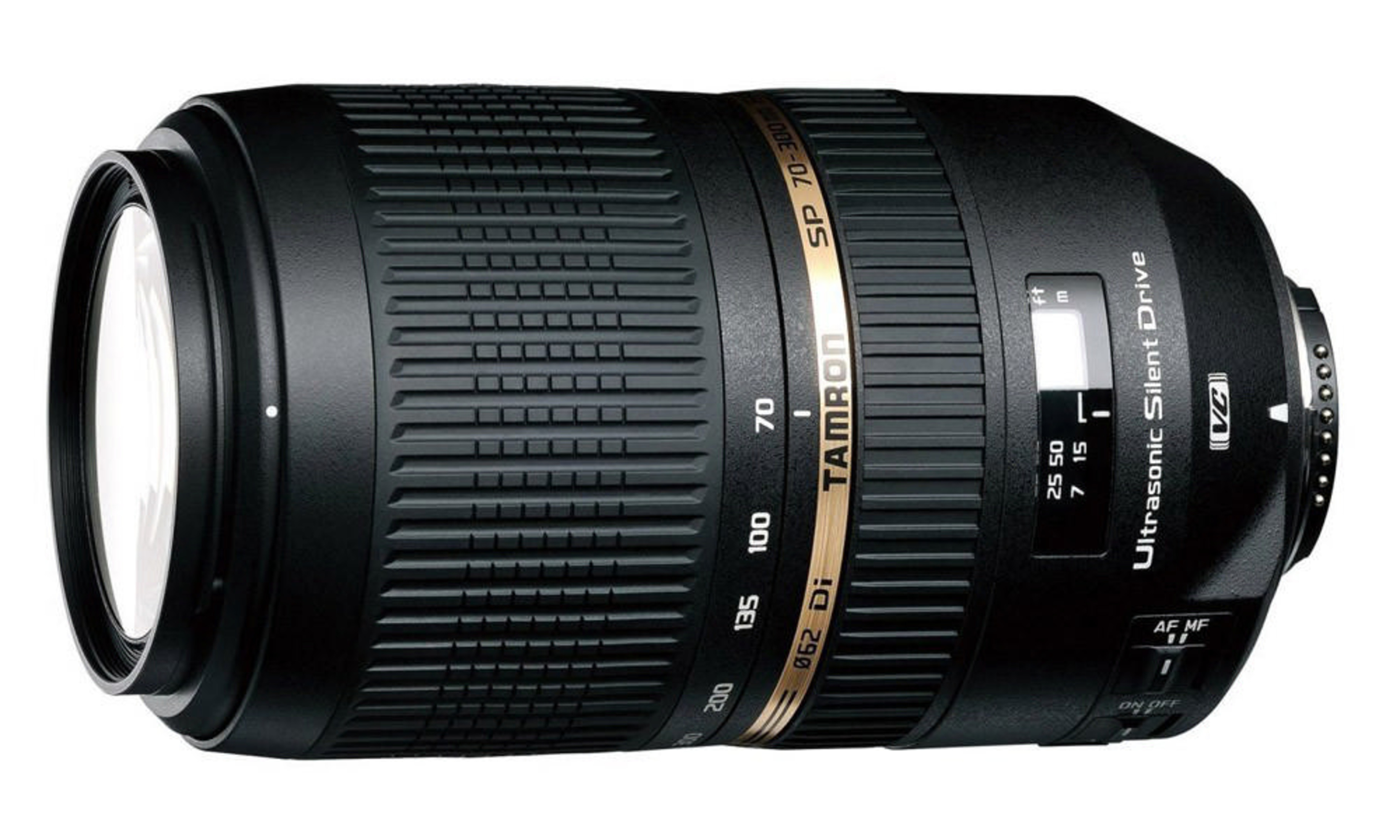Ein schwarzes Tamron 70-300mm Objektiv mit Fokusring und Beschriftungen.