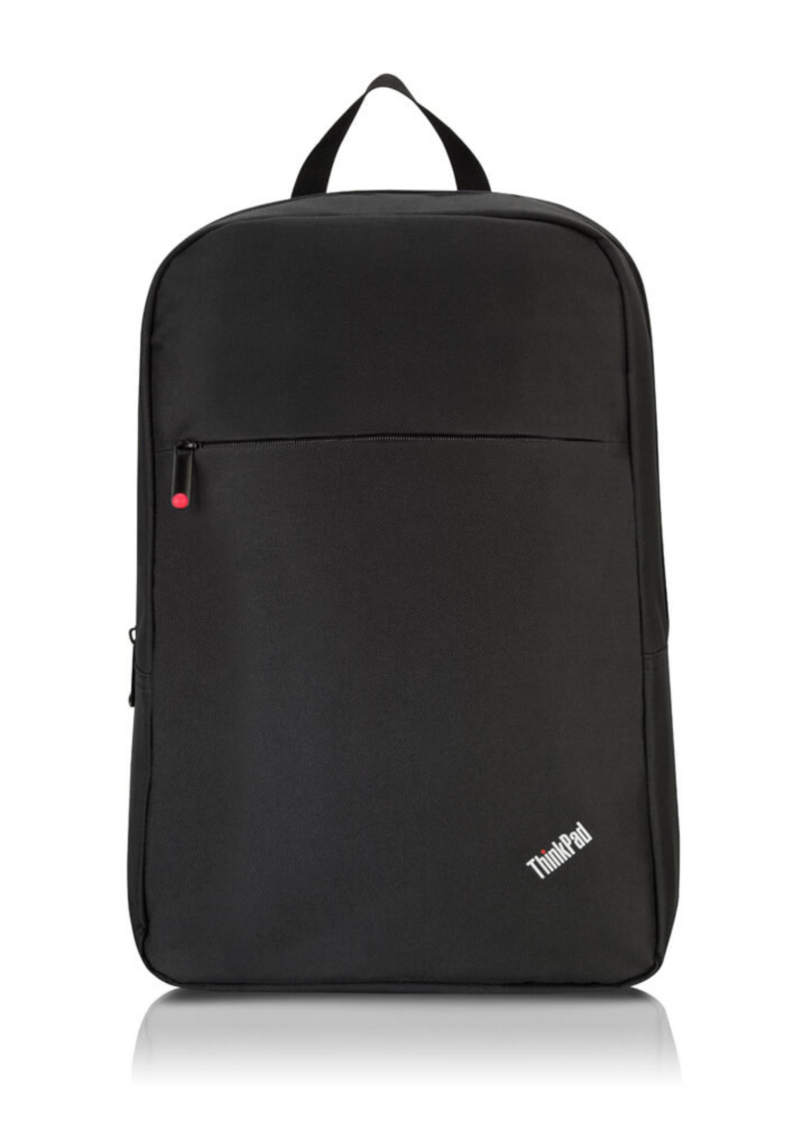 Kırmızı fermuar detaylı ve ThinkPad logolu siyah sırt çantası.