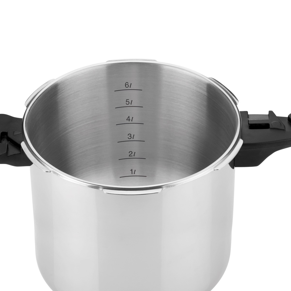 Ein silberner Schnellkochtopf mit Messmarkierungen von 1L bis 6L.