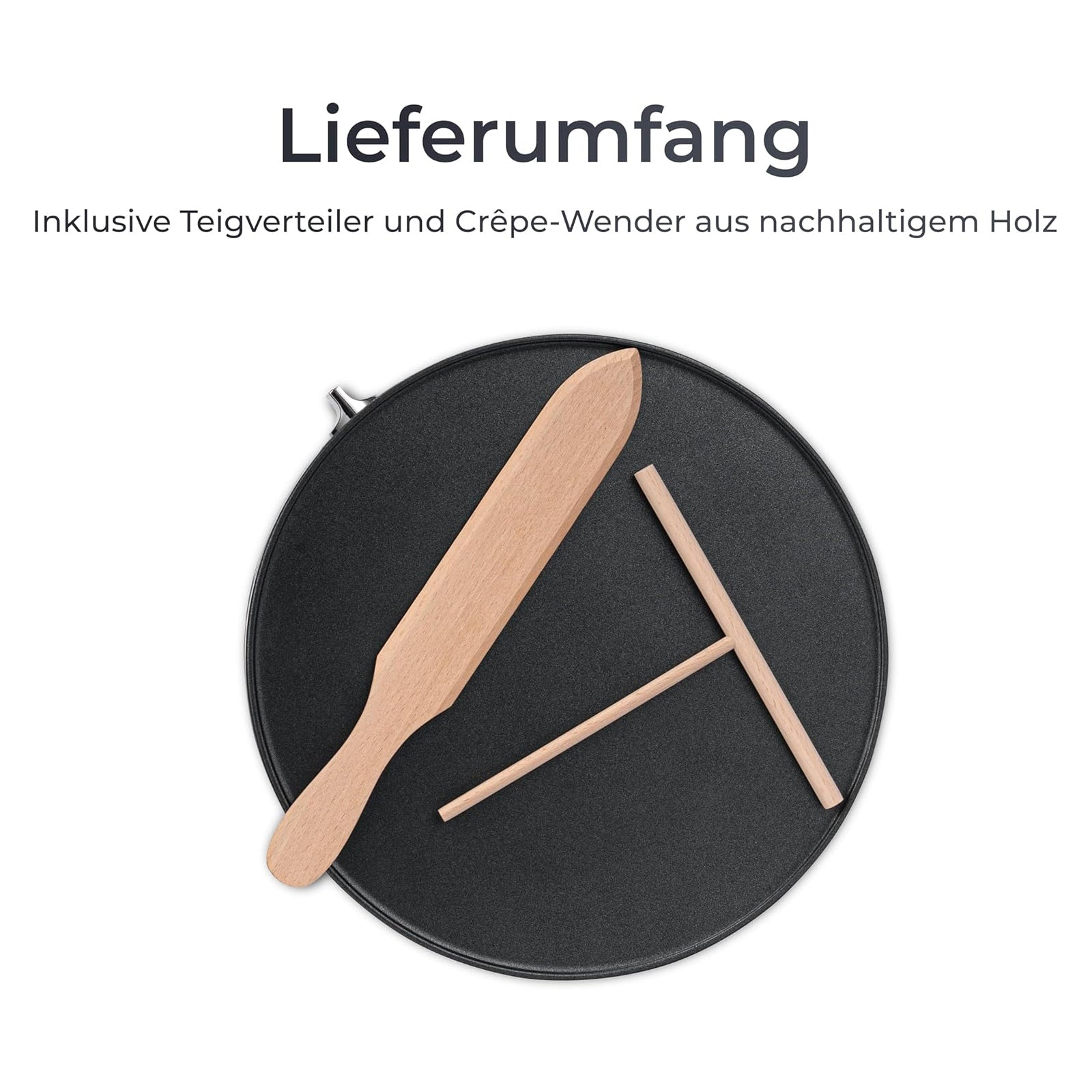 Schwarze Crêpespfanne mit Holz-Teigverteiler und Crêpe-Wender.
