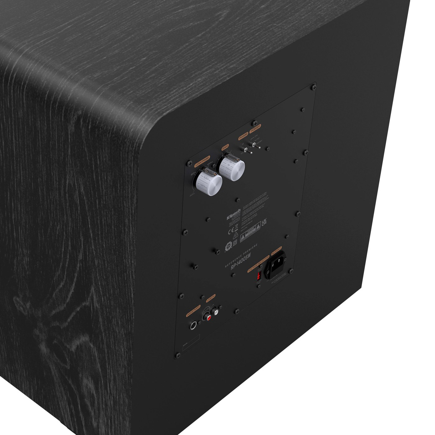 Schwarzer Subwoofer mit Anschlüssen und Reglern auf der Rückseite.