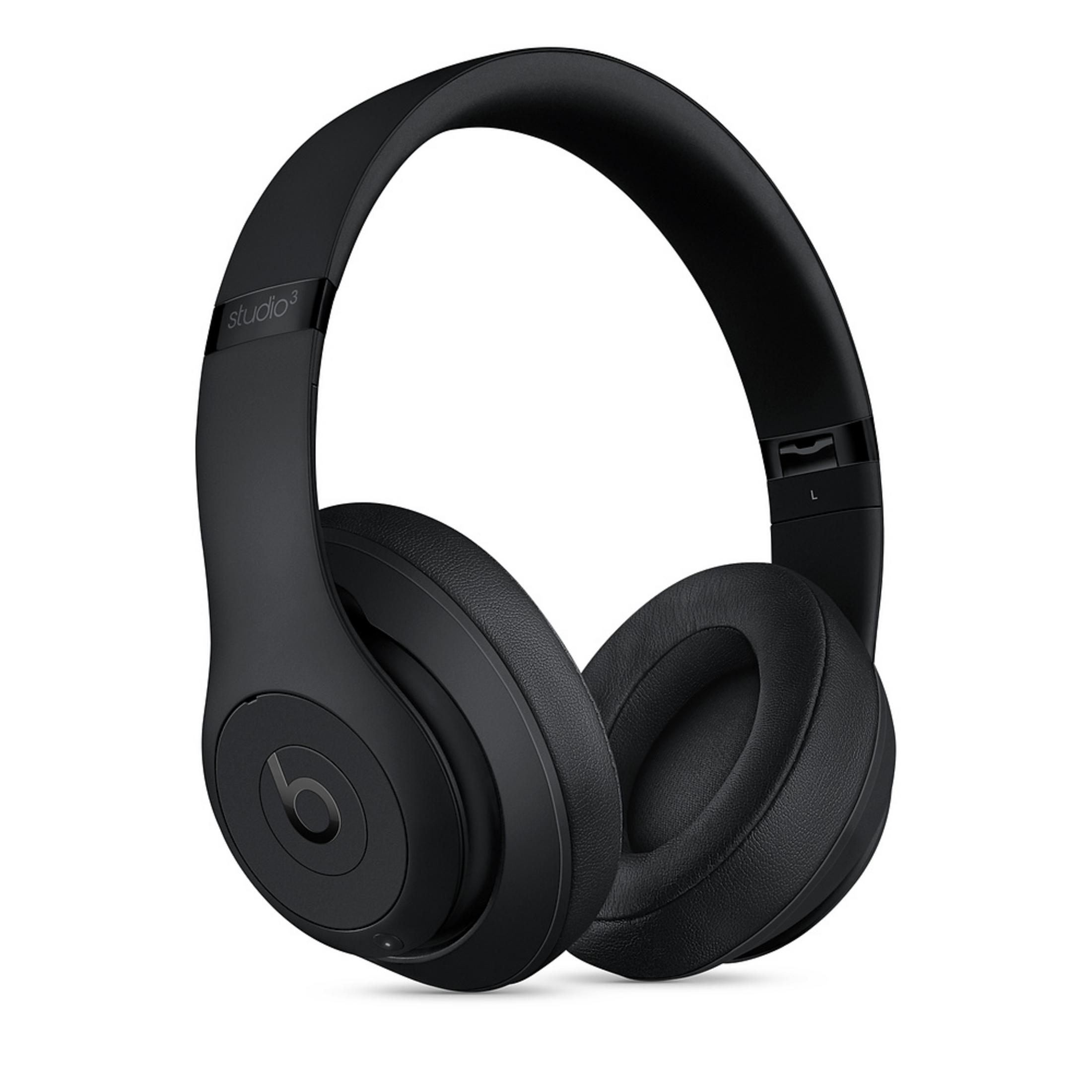 Casque noir circum-aural avec marque Studio3 et coussinets.