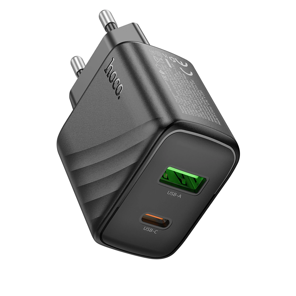 Siyah Hoco şarj cihazı, USB-A ve USB-C portlu, AB fişli.
