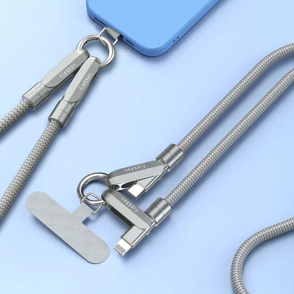 İki şarj kablosu olan gümüş lanyard halkasına takılı mavi bir telefon.