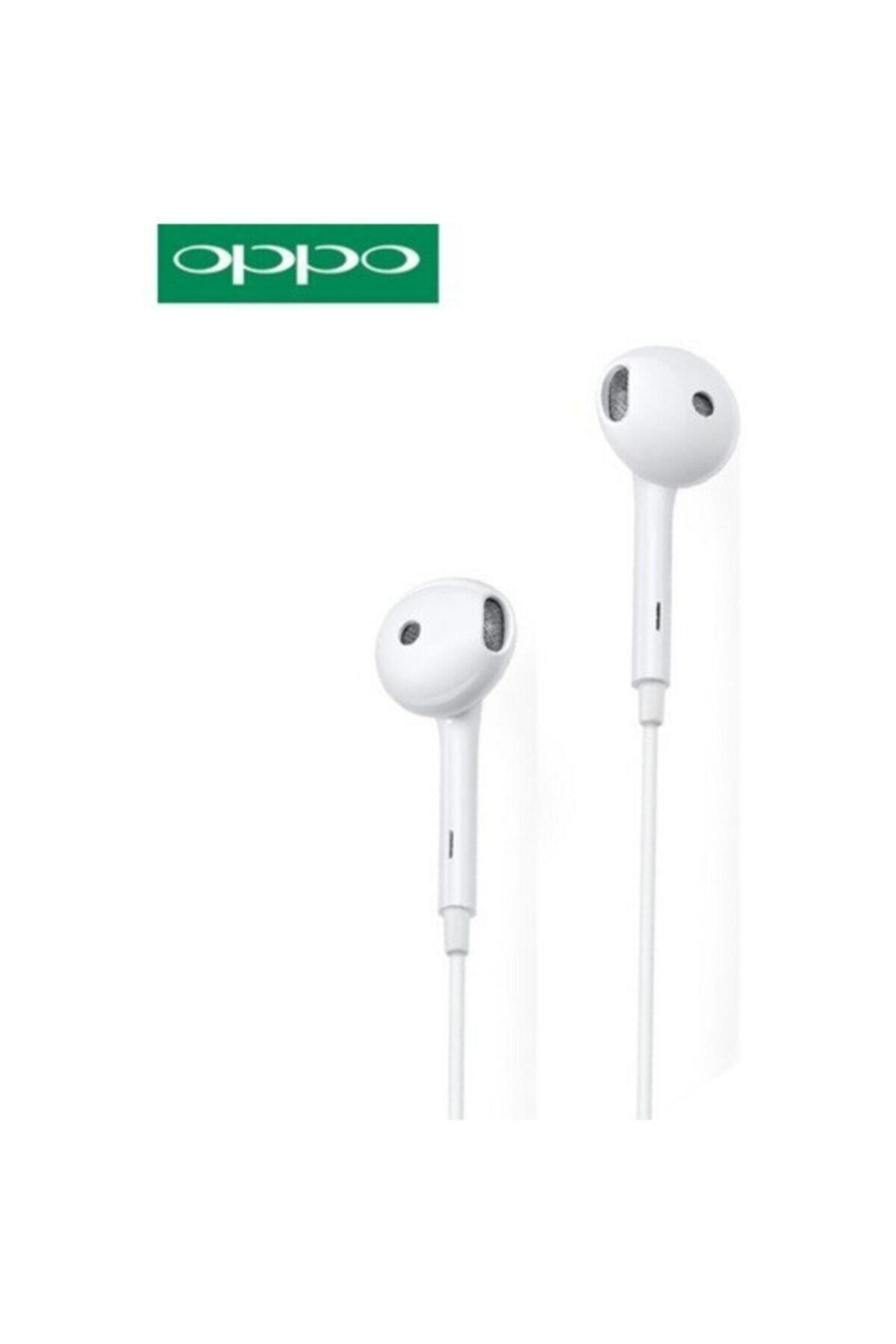 Auriculares blancos con cable OPPO sobre fondo blanco.