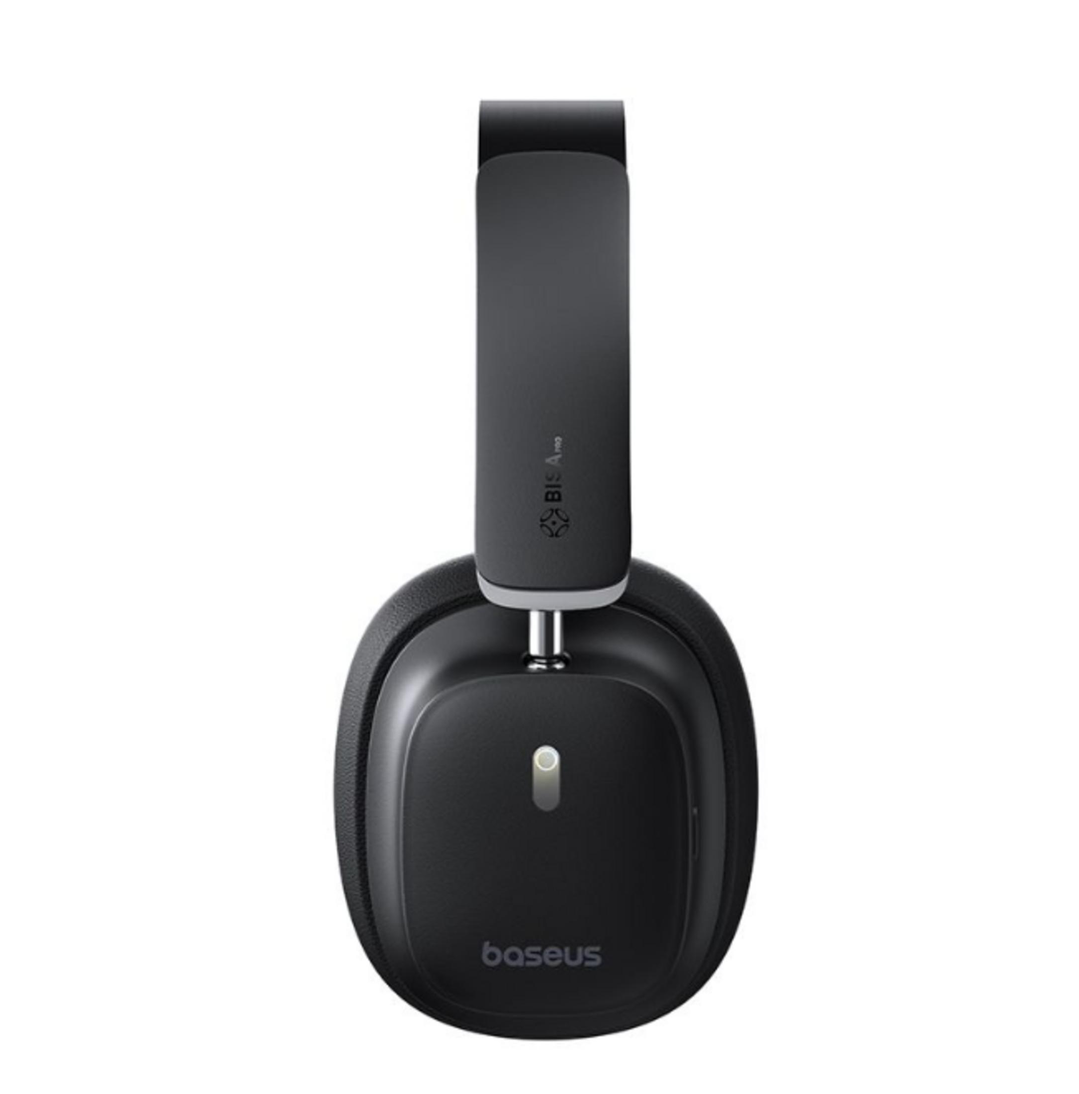 Czarne słuchawki nauszne z wyściełanymi nausznikami i regulowanym pałąkiem.