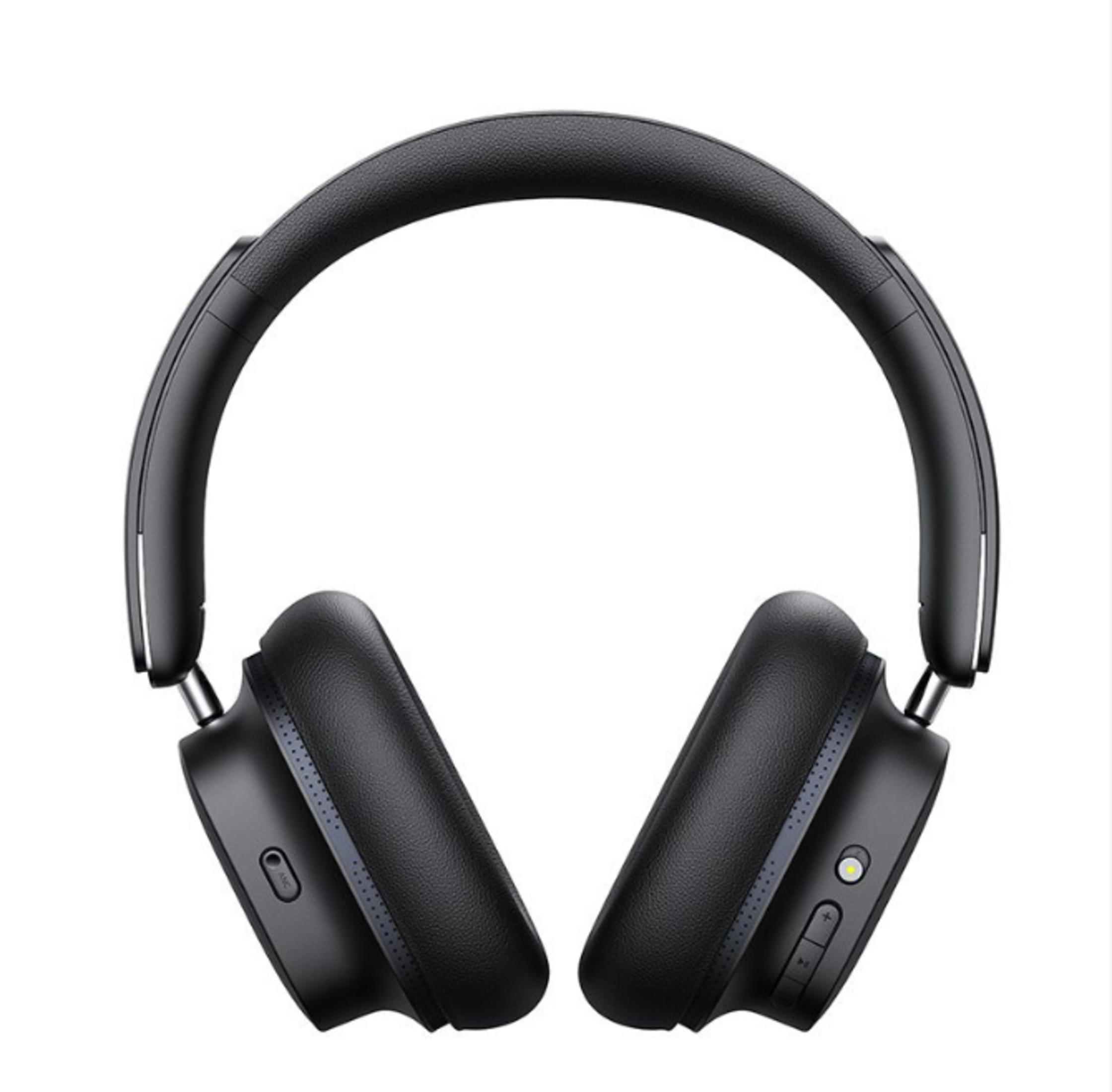 Czarne słuchawki nauszne z wyściełanym pałąkiem i nausznikami.