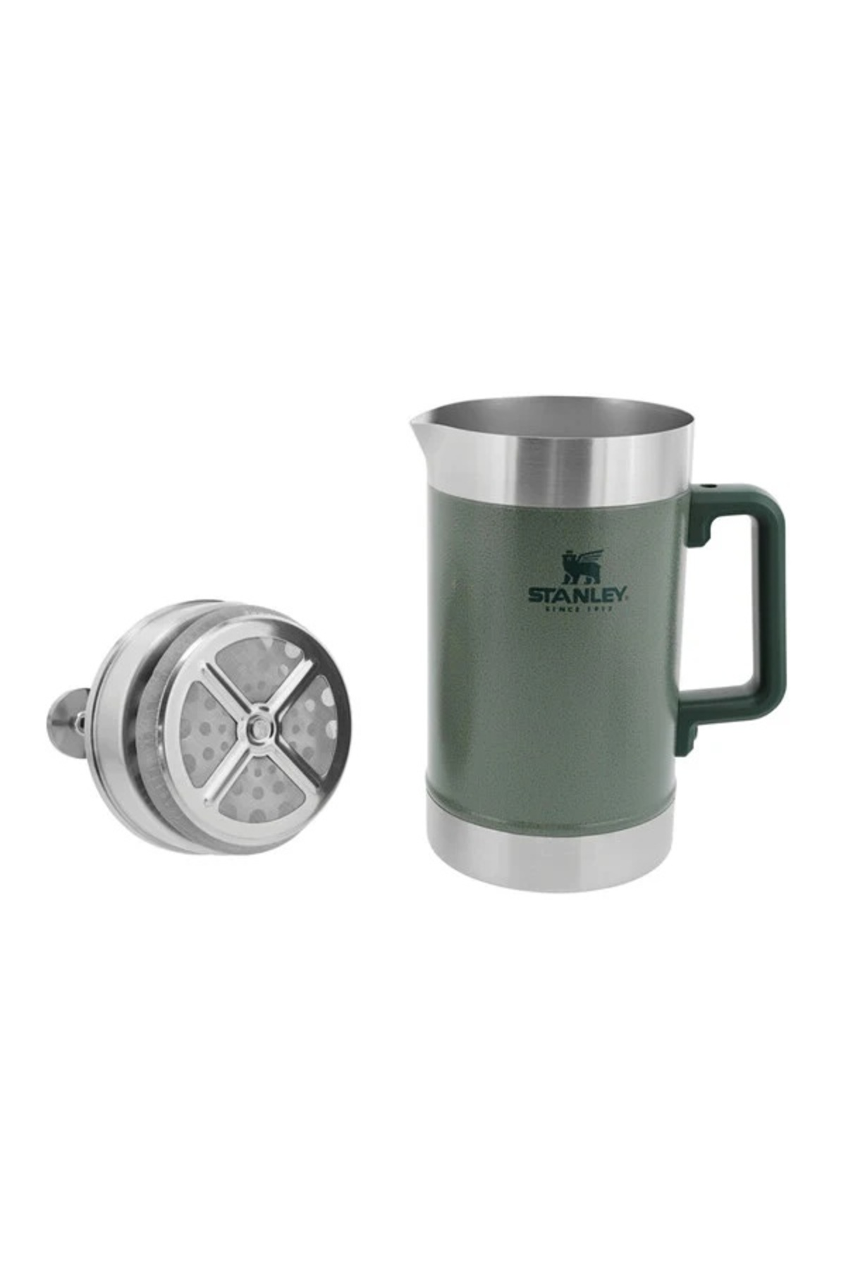 Caffettiera francese Stanley verde con stantuffo e manico argentati su sfondo bianco.