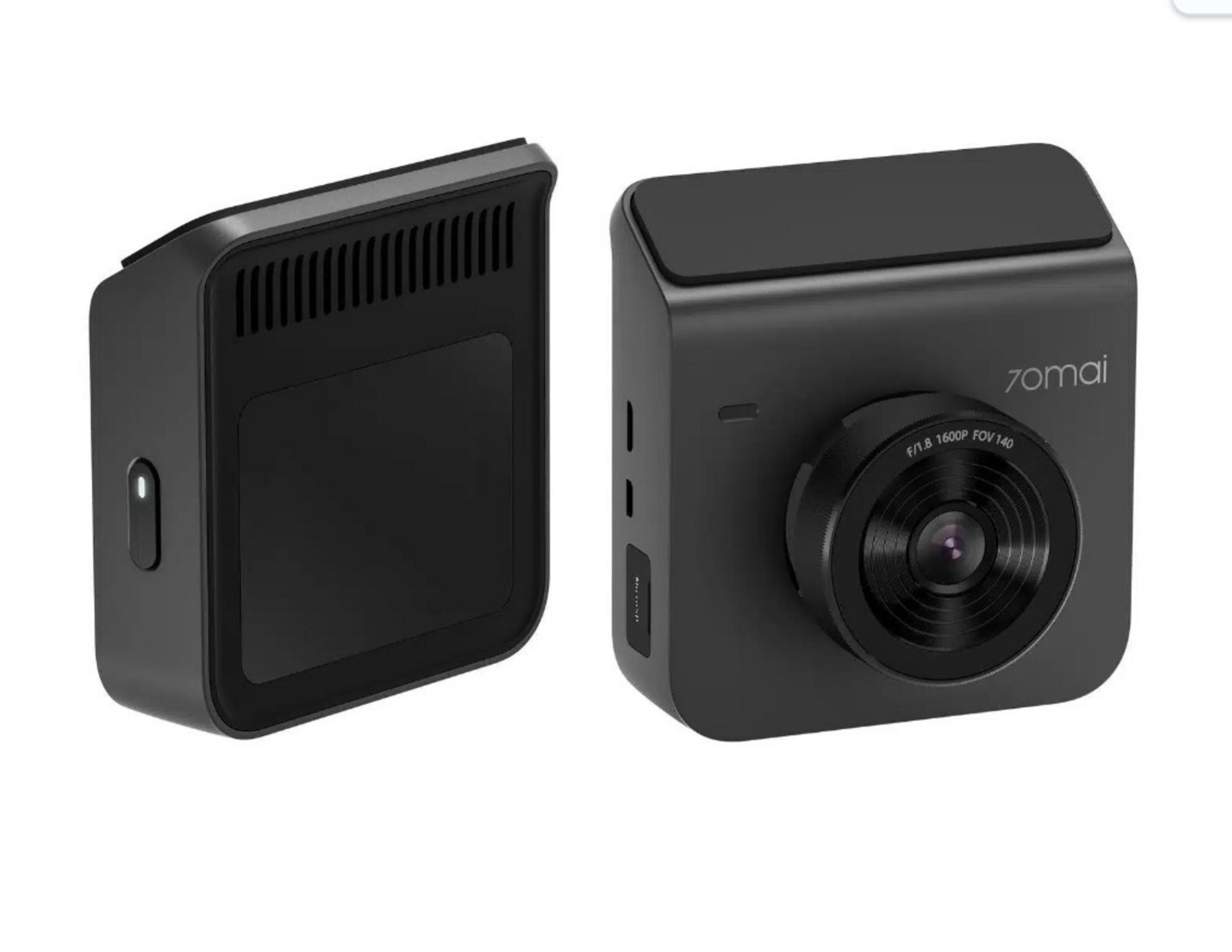 Zwei schwarze Dashcams auf weißem Hintergrund. Eine mit Lüftungsschlitzen, die andere mit Linse.