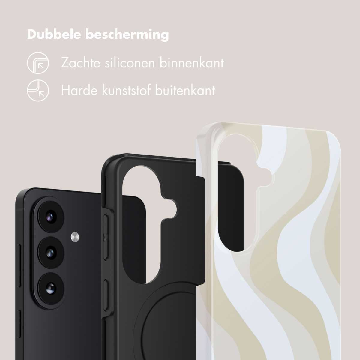 Een zwarte smartphone met twee telefoonhoesjes, één binnen en één buiten.
