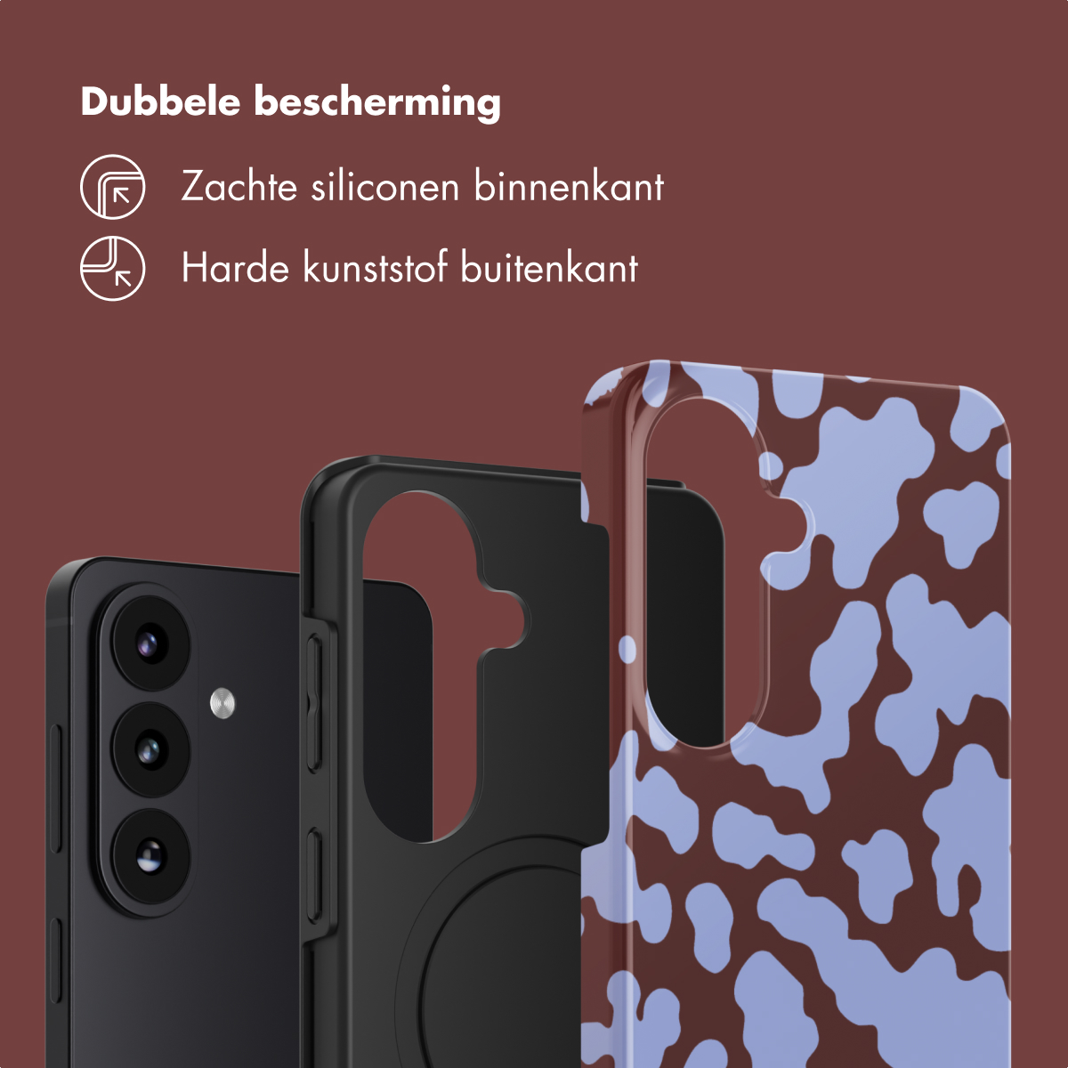 Een smartphone met een zwarte beschermhoes en een andere hoes met patroon.