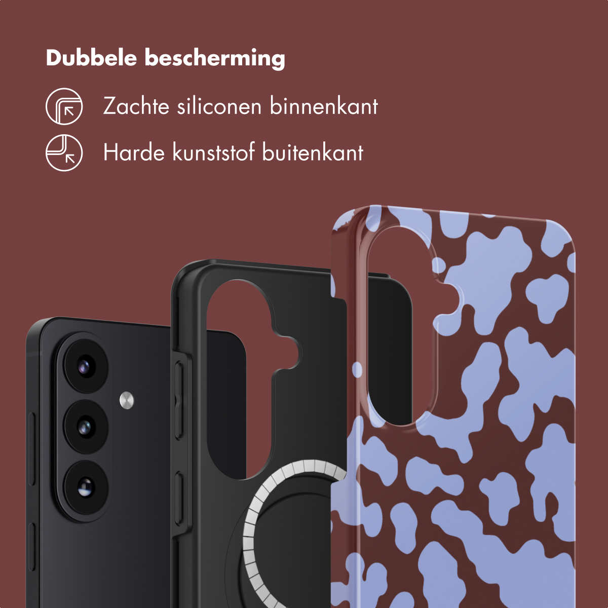 Een zwarte smartphone met een beschermhoes met koeienprint.