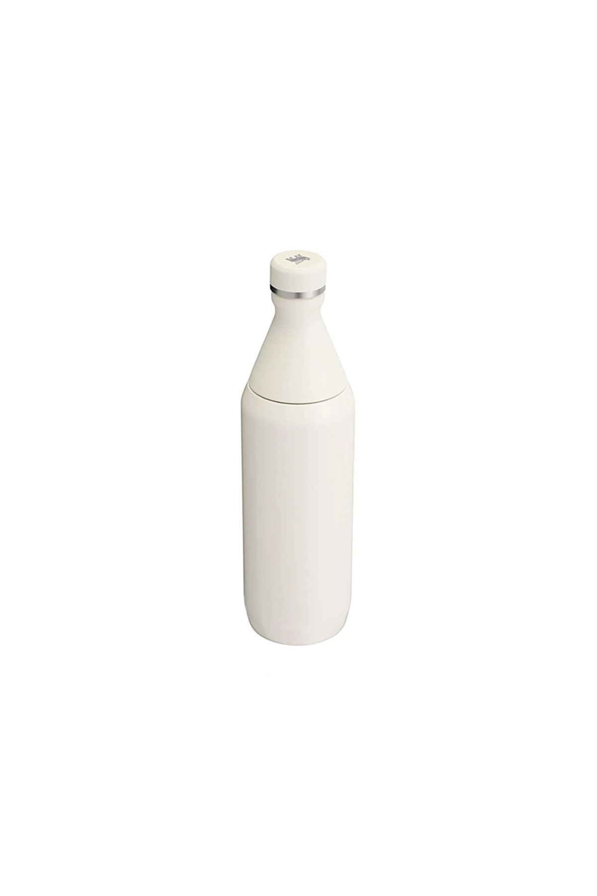 Una botella blanca con anillo plateado y logo en la tapa.