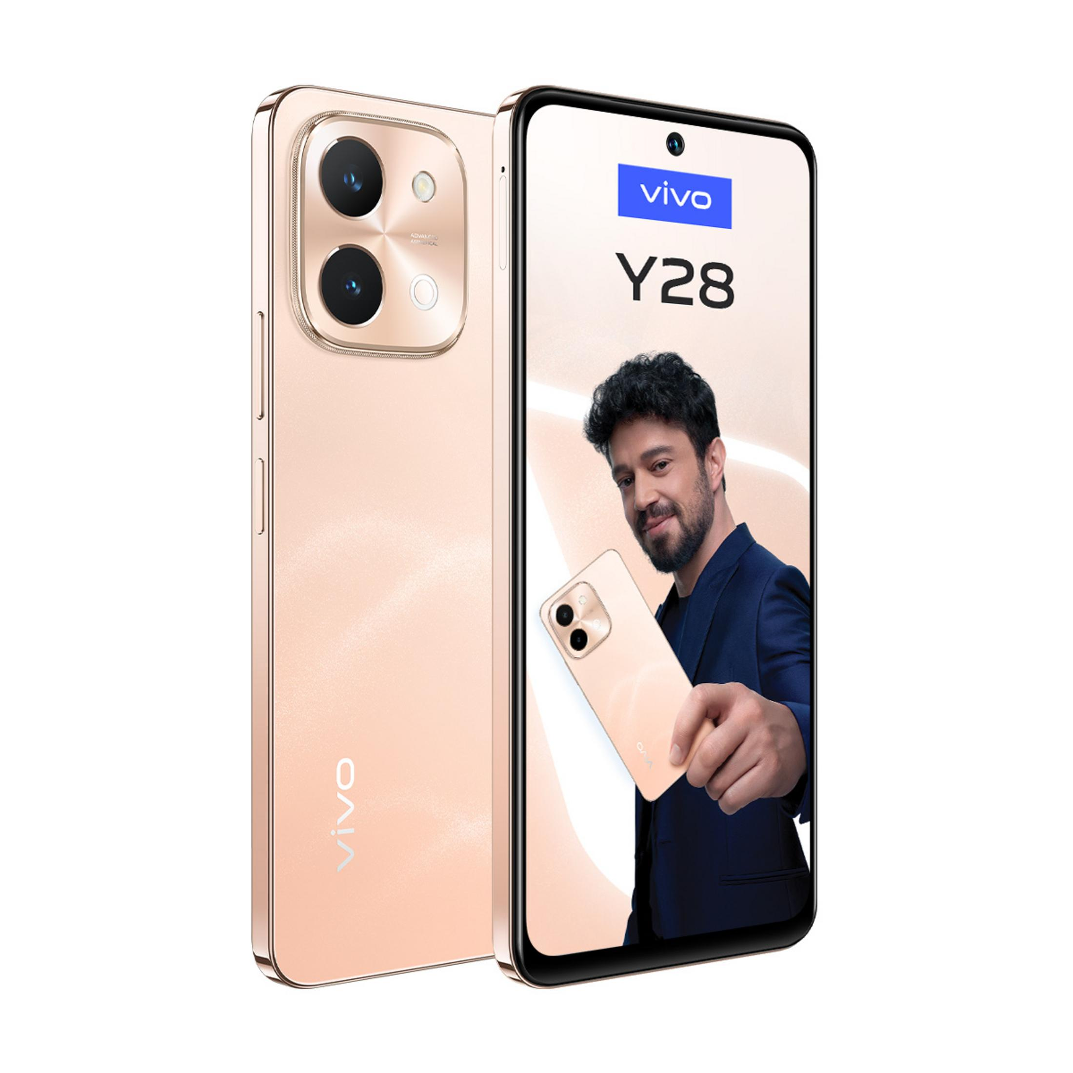 Un uomo tiene uno smartphone Vivo Y28 dorato, mostrato sullo schermo.