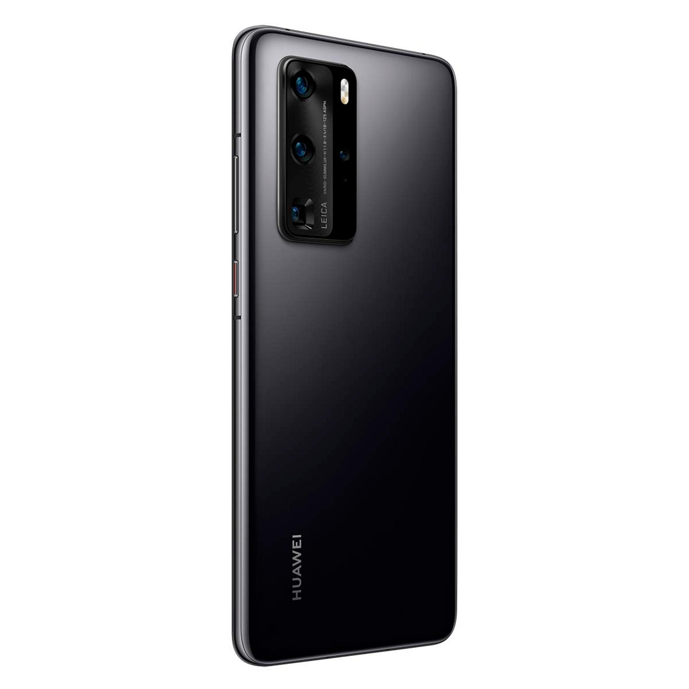 Leica kamera modülü ve Huawei logosuna sahip siyah akıllı telefon.