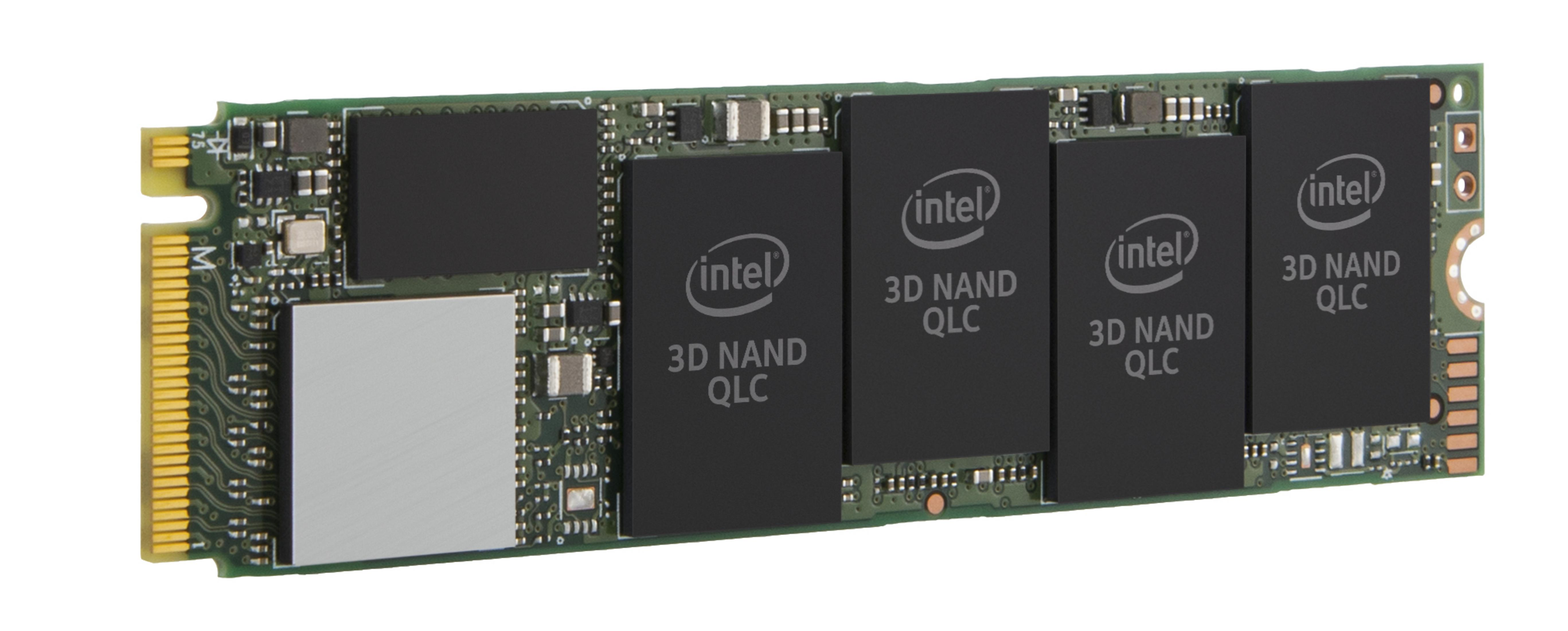 Ein Intel 3D NAND QLC SSD-Modul mit goldenem Anschluss und vielen Chips.