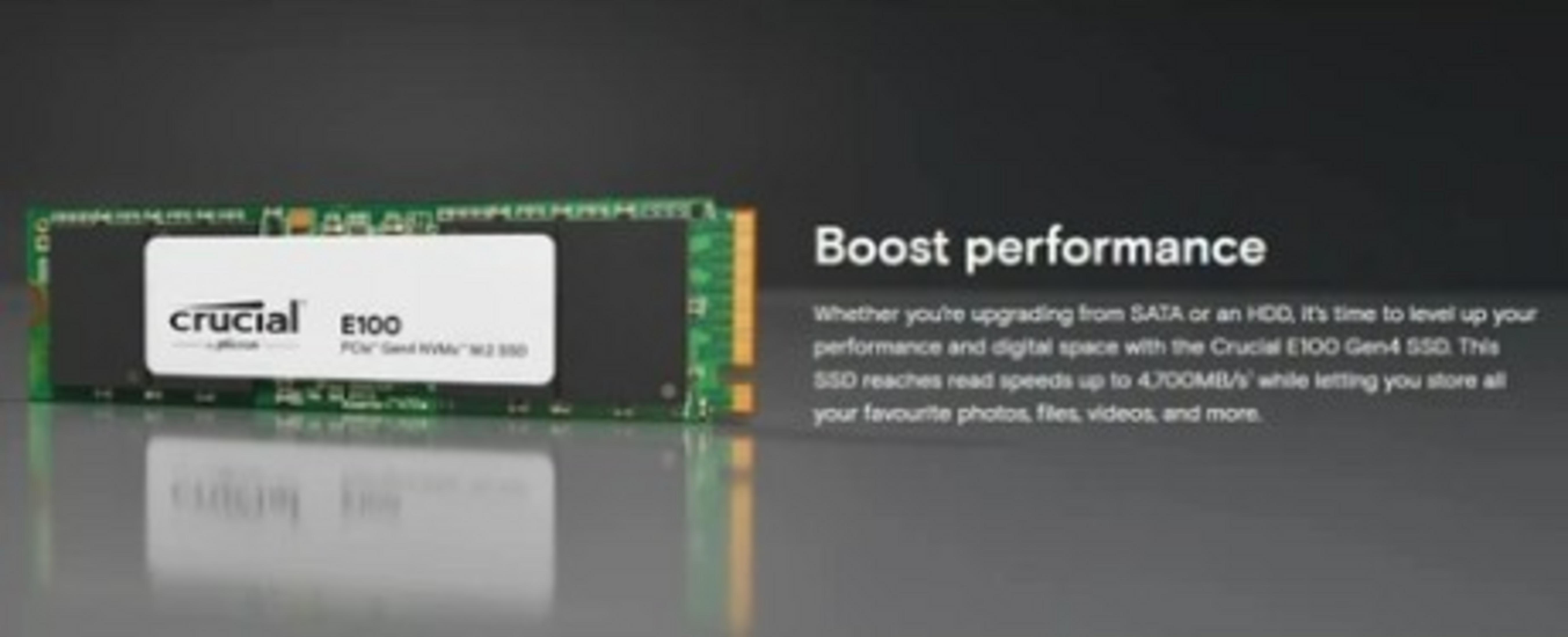 Dysk SSD Crucial E100 na szarym tle z napisem 'Boost performance'.
