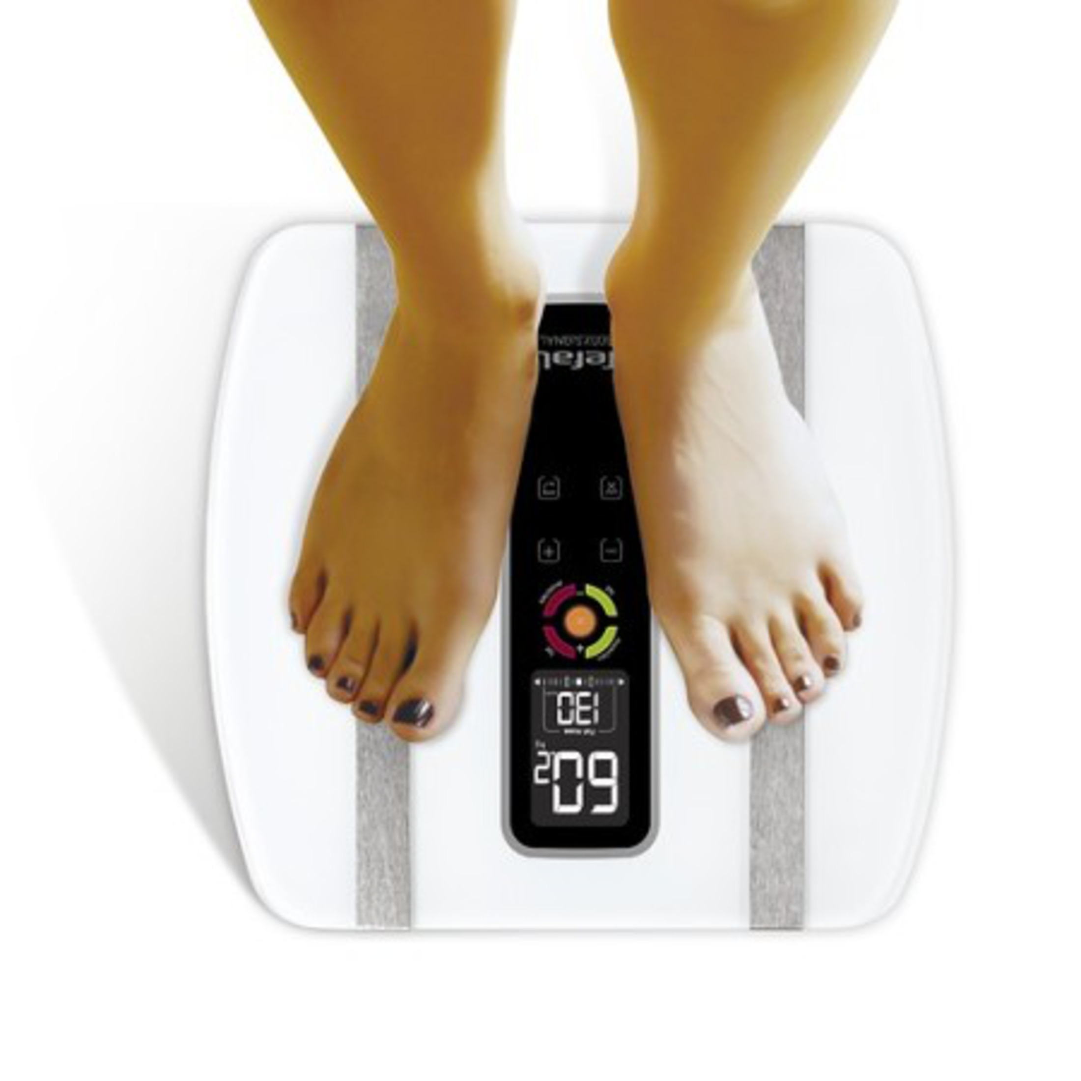 Frauenfüße auf einer digitalen Personenwaage mit schwarzem Display.
